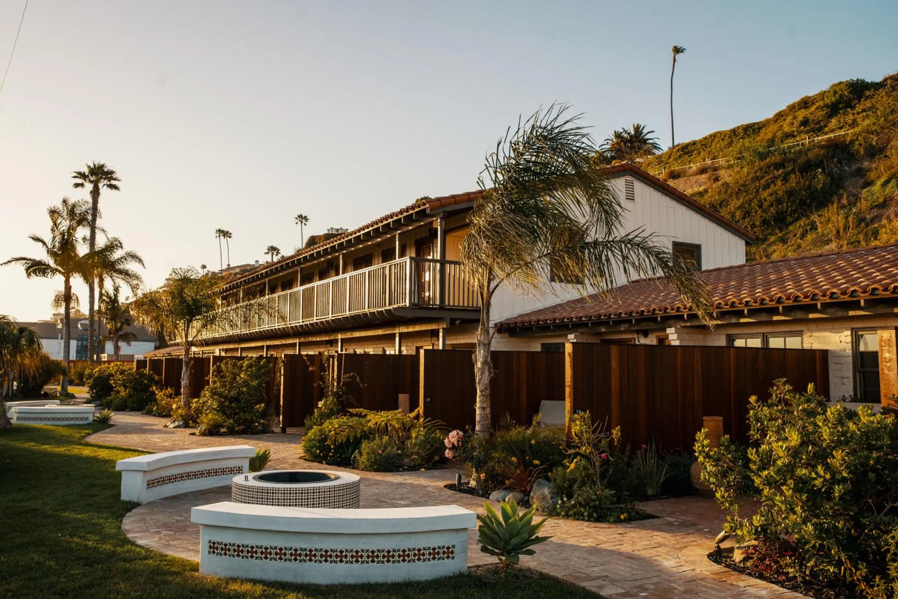 Property building in El Caminante Bar & Bungalows