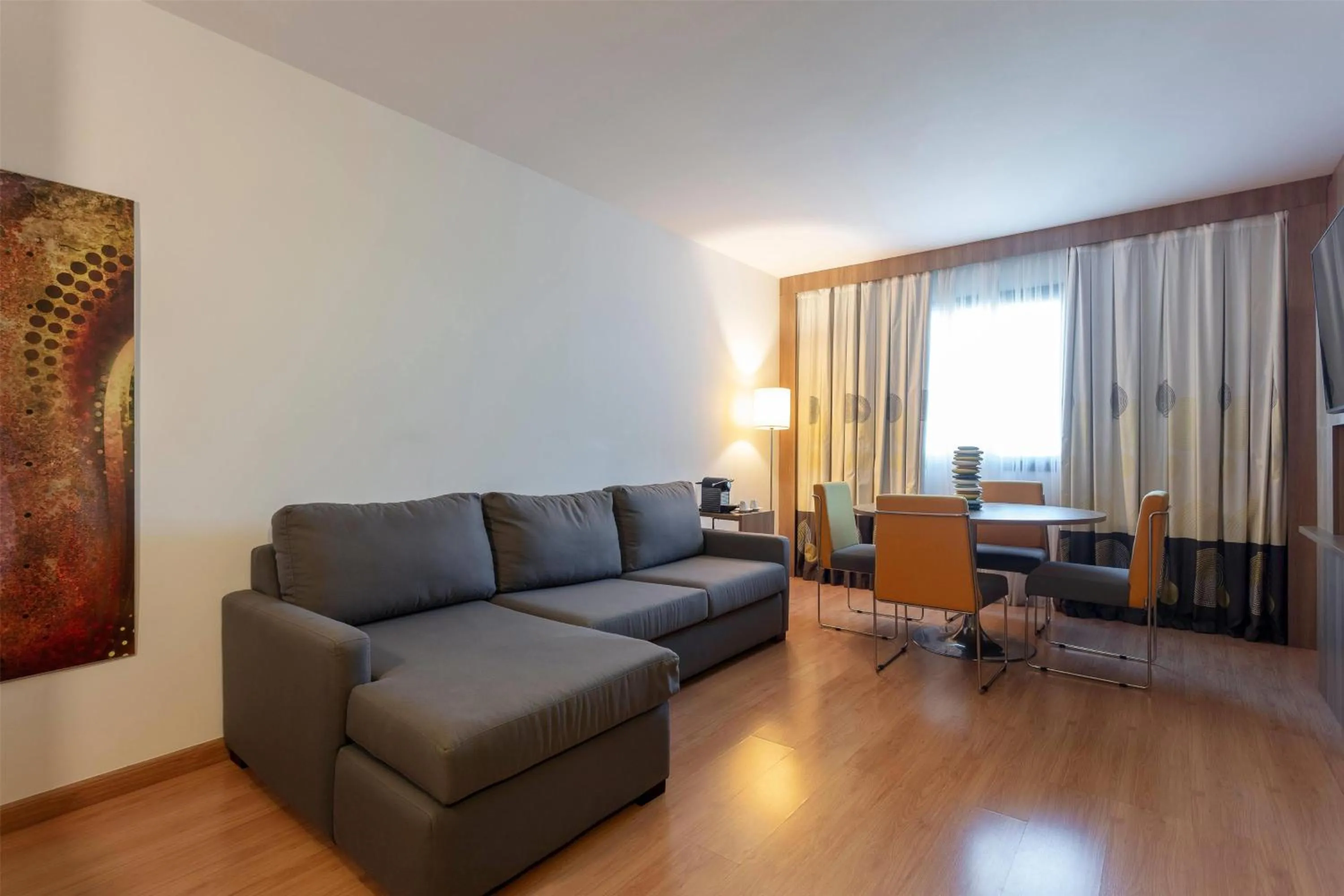 Photo of the whole room in Wyndham Salvador Hangar Aeroporto