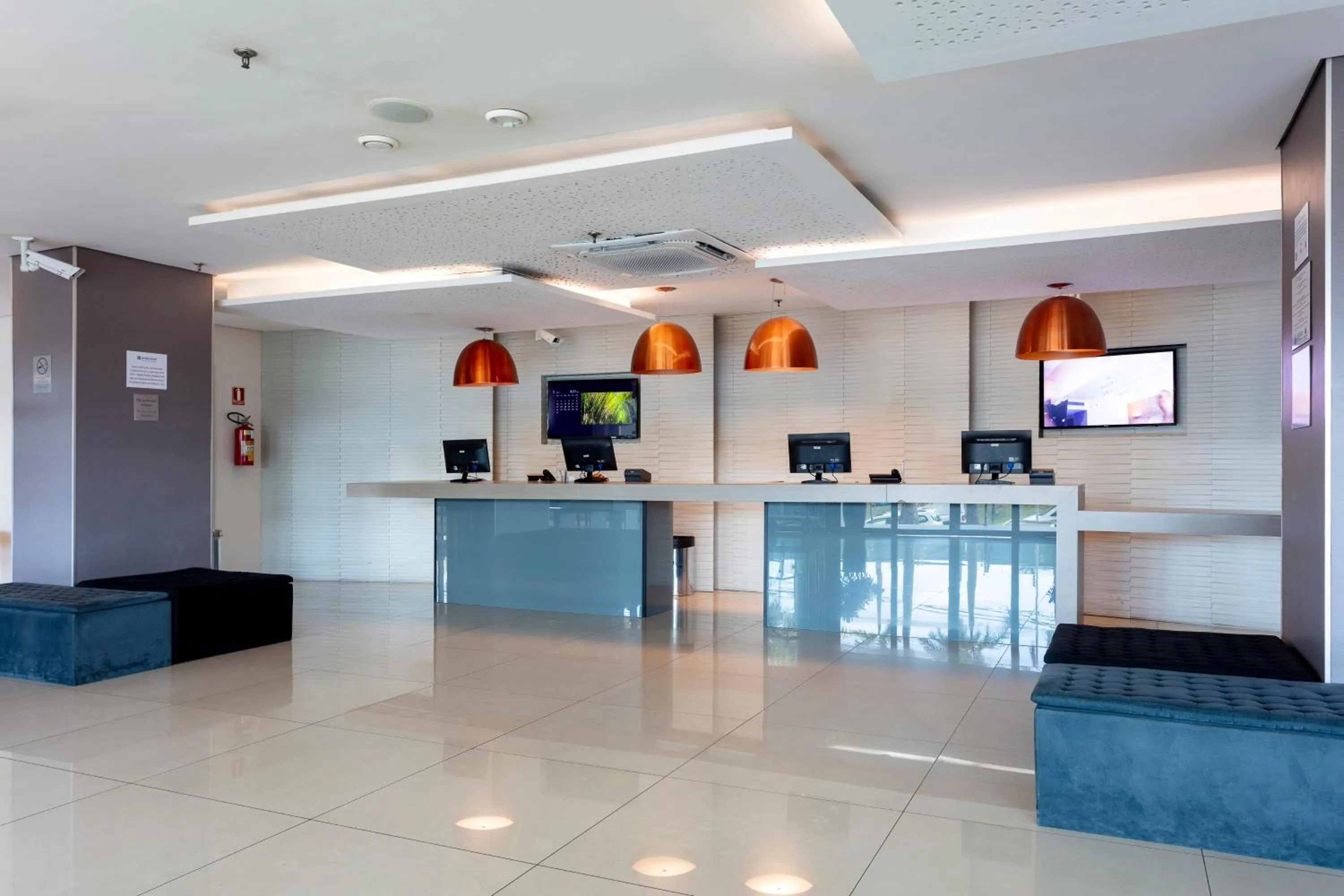 Lobby or reception in Wyndham Salvador Hangar Aeroporto