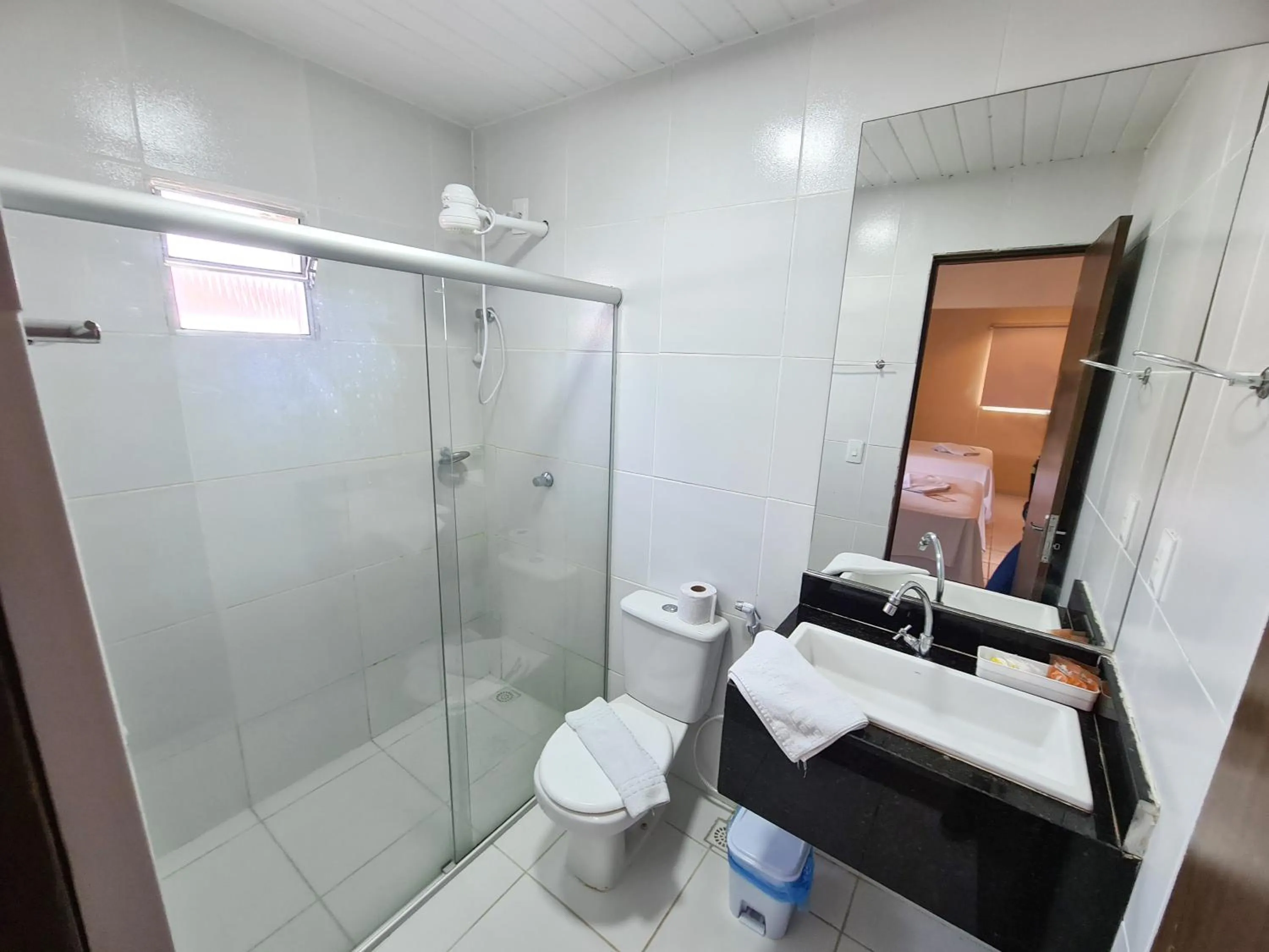 Shower in Arena Carneiros Hotel by AFT