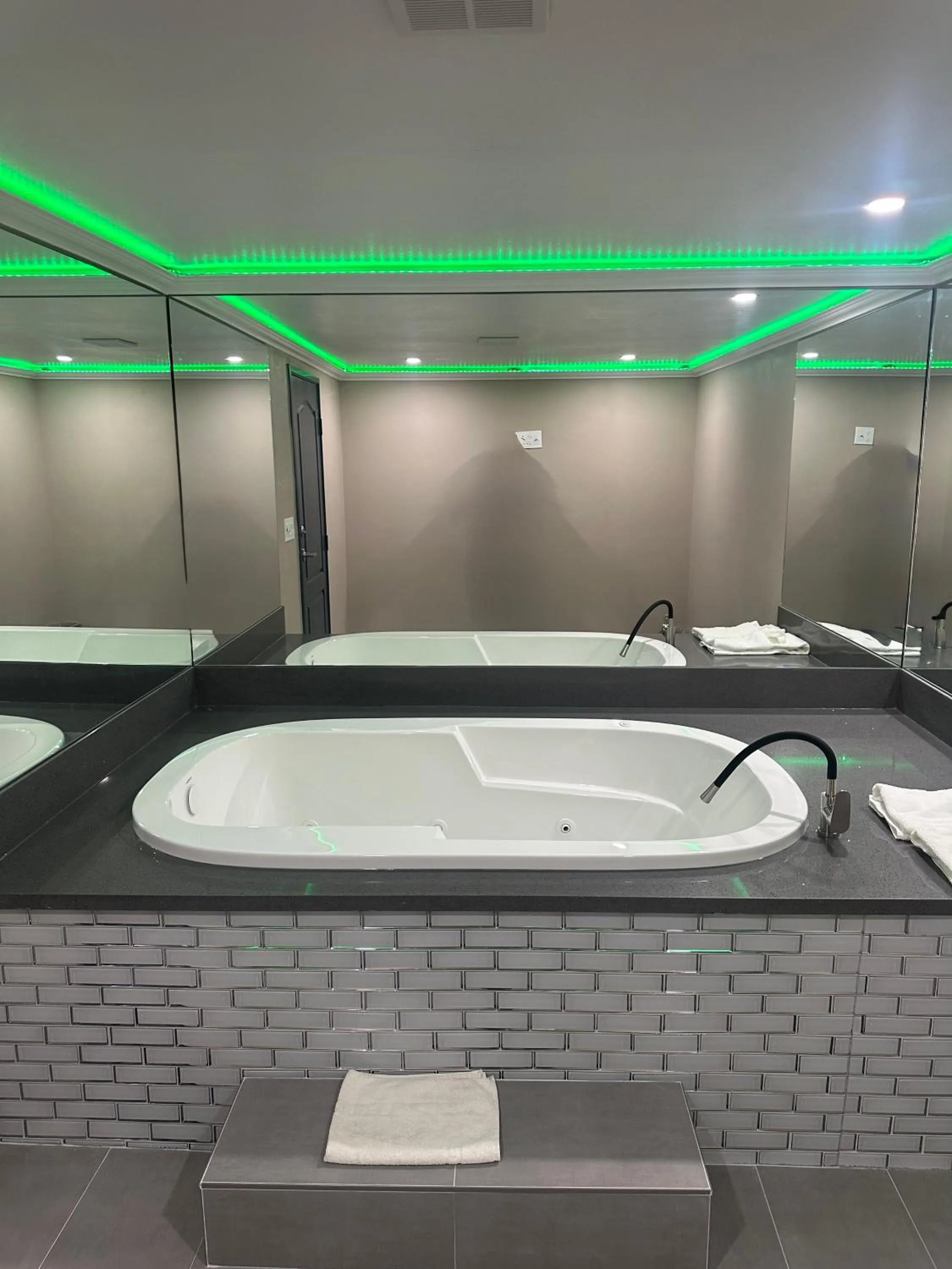 Spa and wellness centre/facilities in Stardust inn