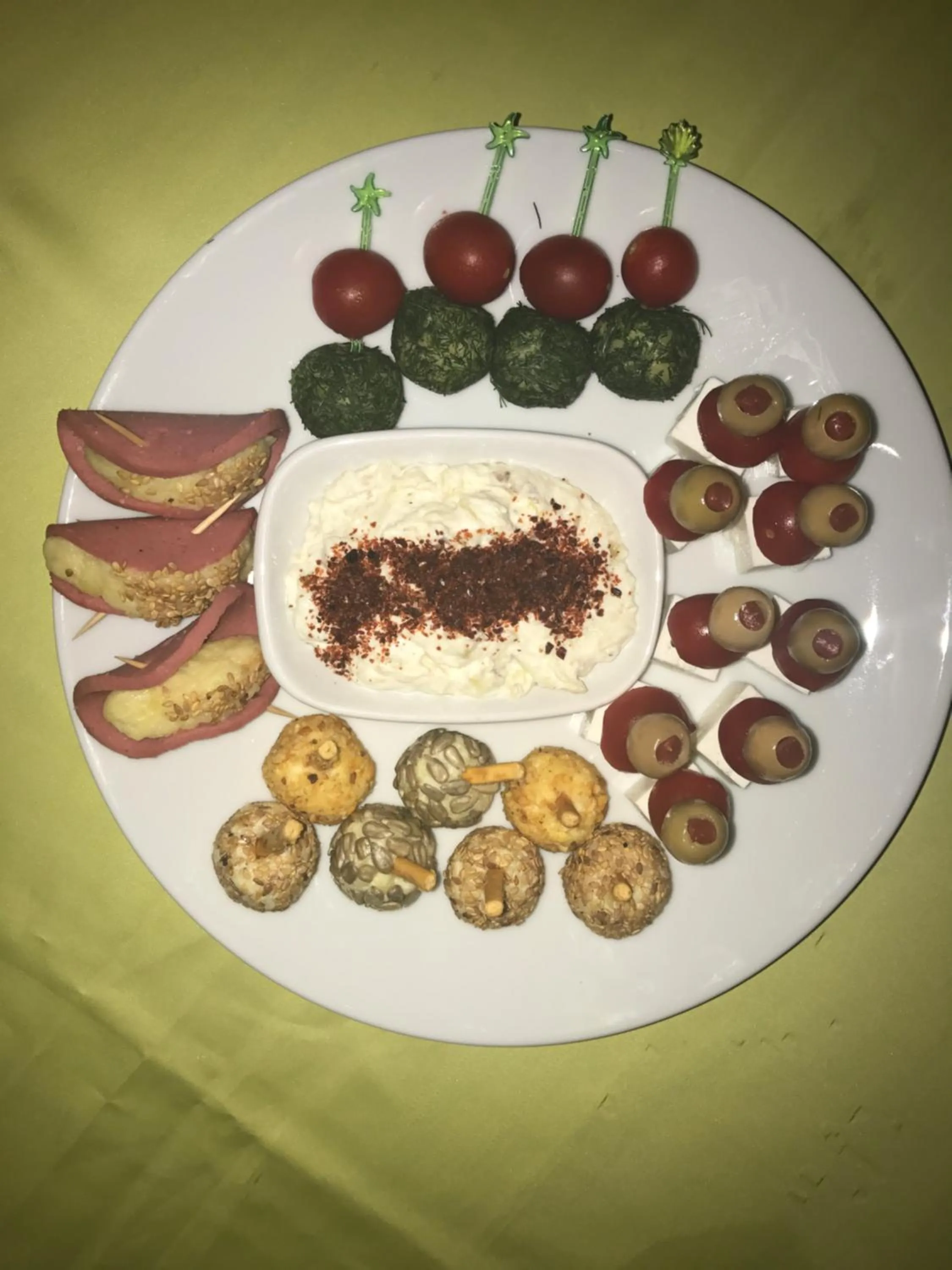 Restaurant/places to eat in Hotel Karyatit Kaleici