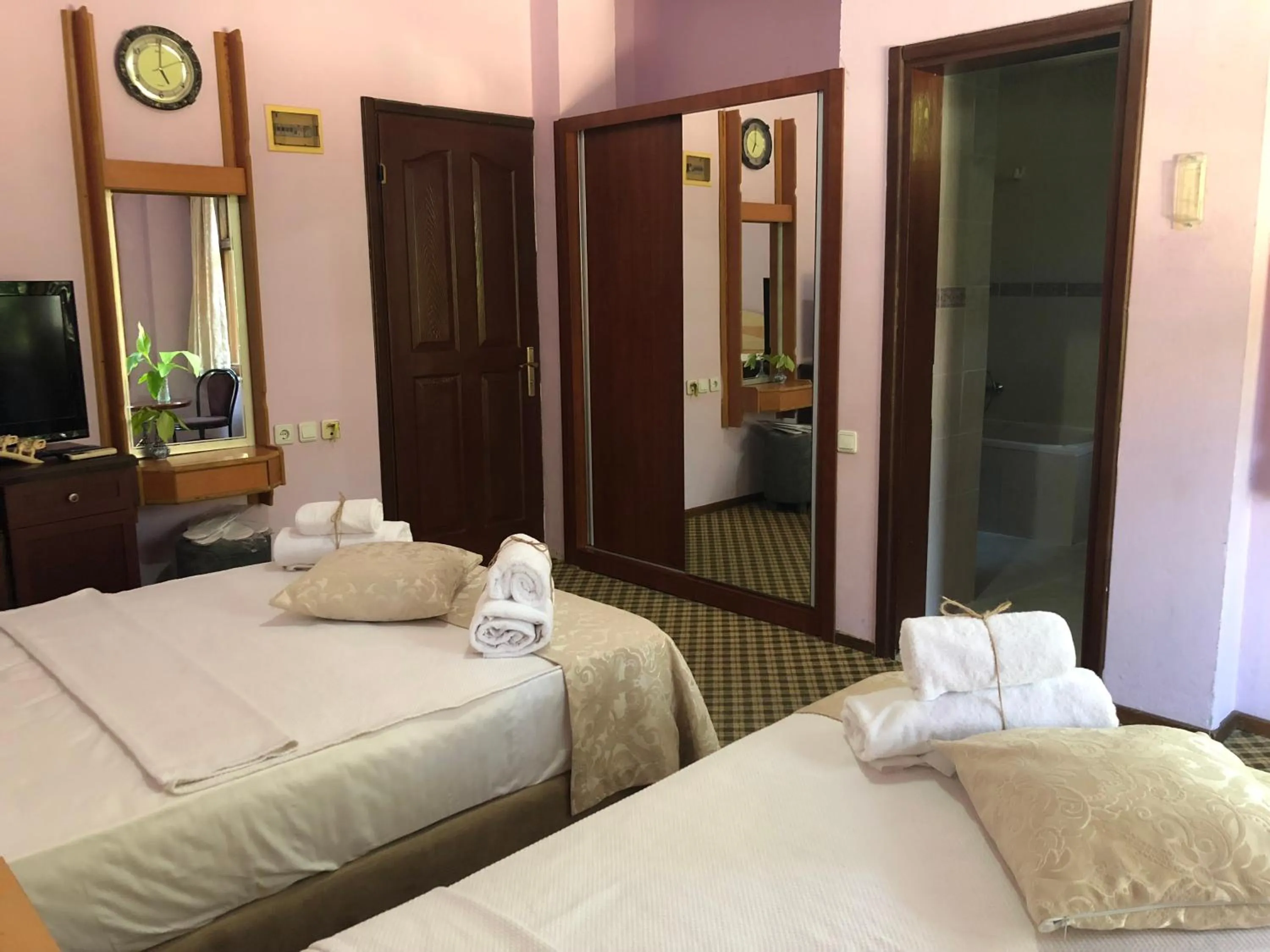 Bedroom, Bed in Hotel Karyatit Kaleici