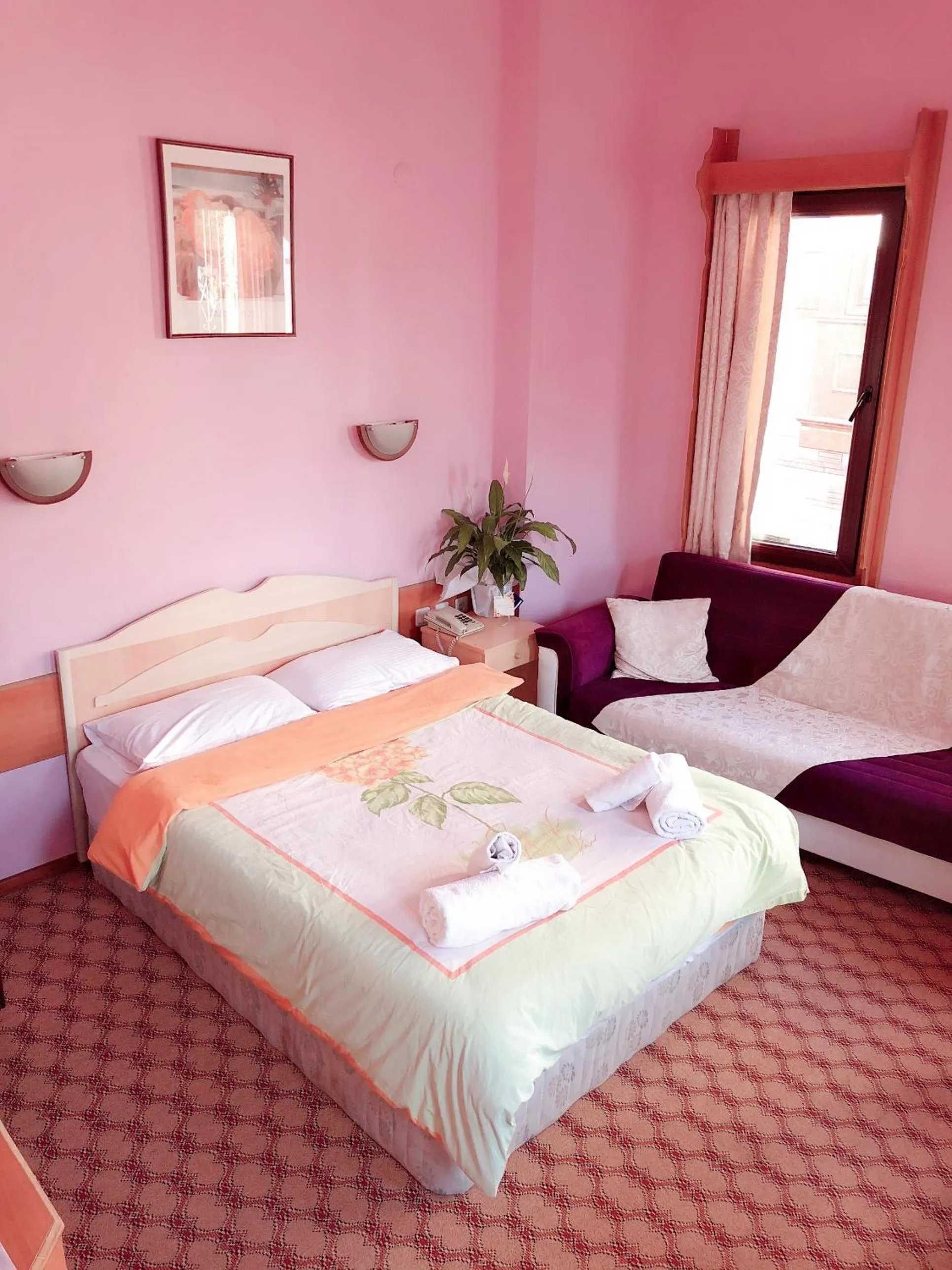 Shower, Bed in Hotel Karyatit Kaleici