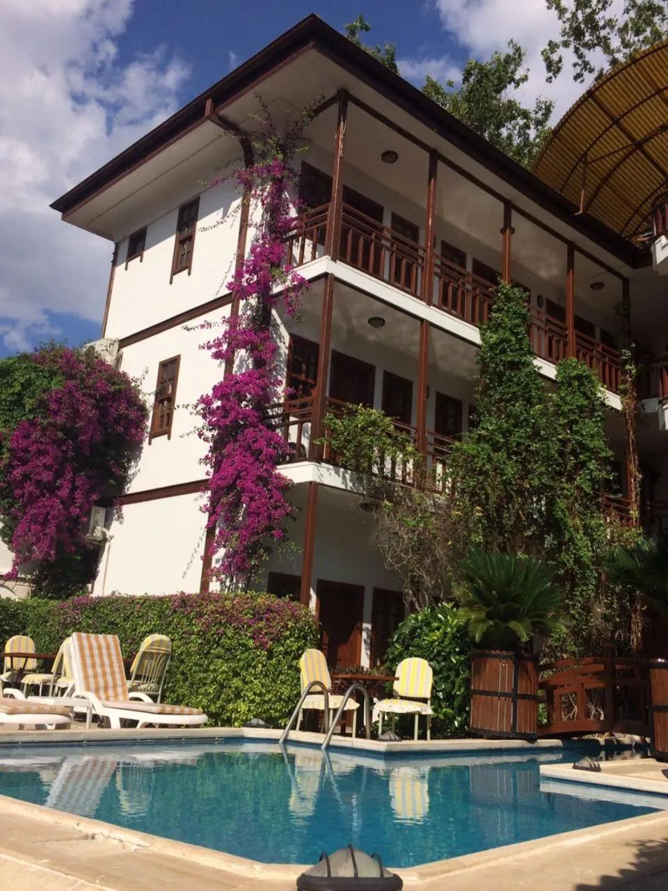 Garden in Hotel Karyatit Kaleici