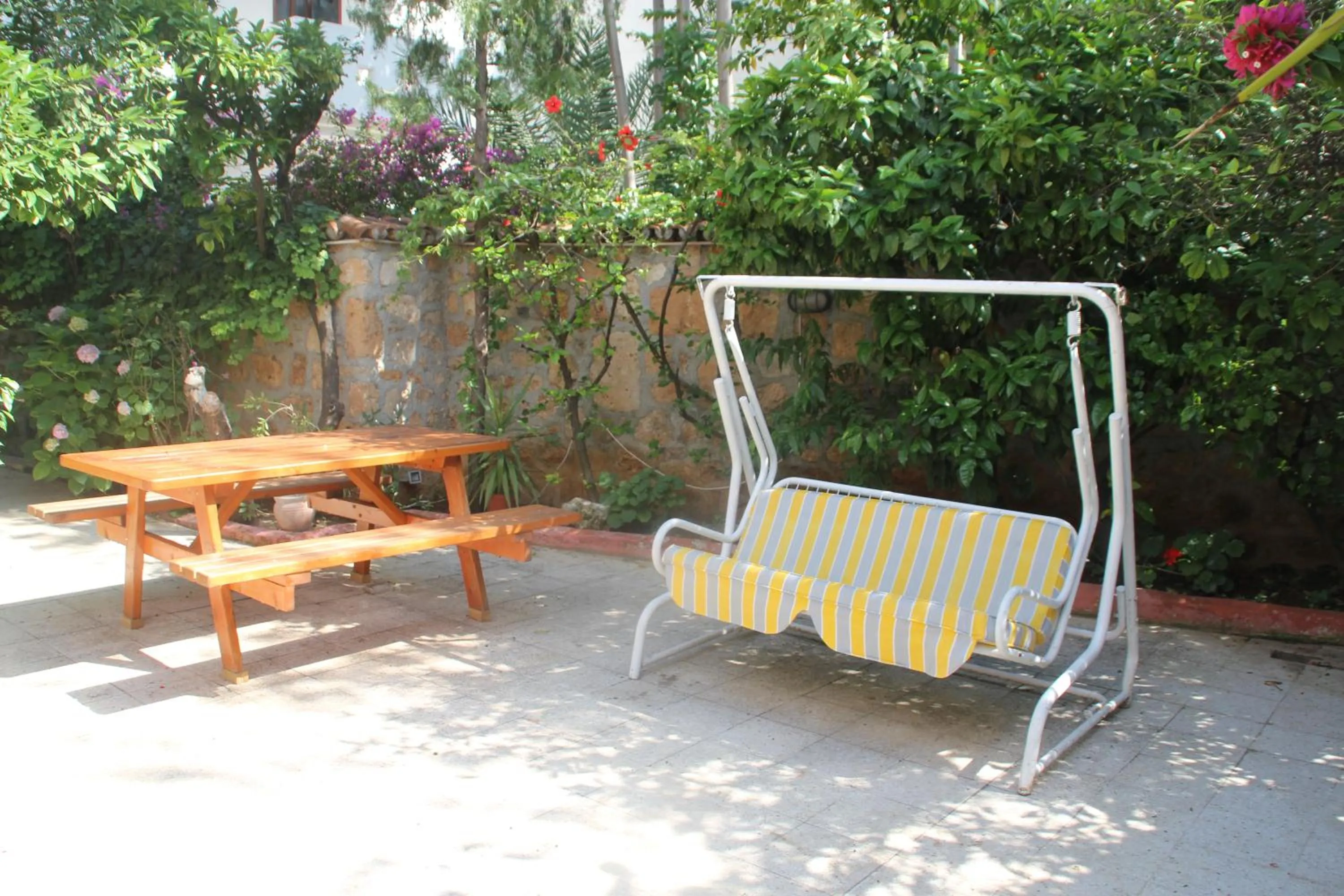 Garden in Hotel Karyatit Kaleici