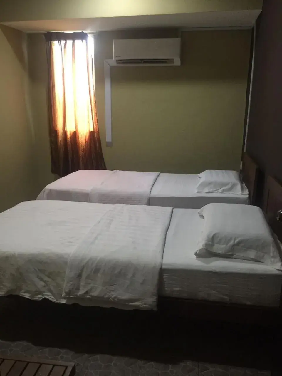 Twin Room with Shared Bathroom in Tabin Lodge Budget Stay Twin Room with Shared Bathroom in Tabin Lodge Budget Stay