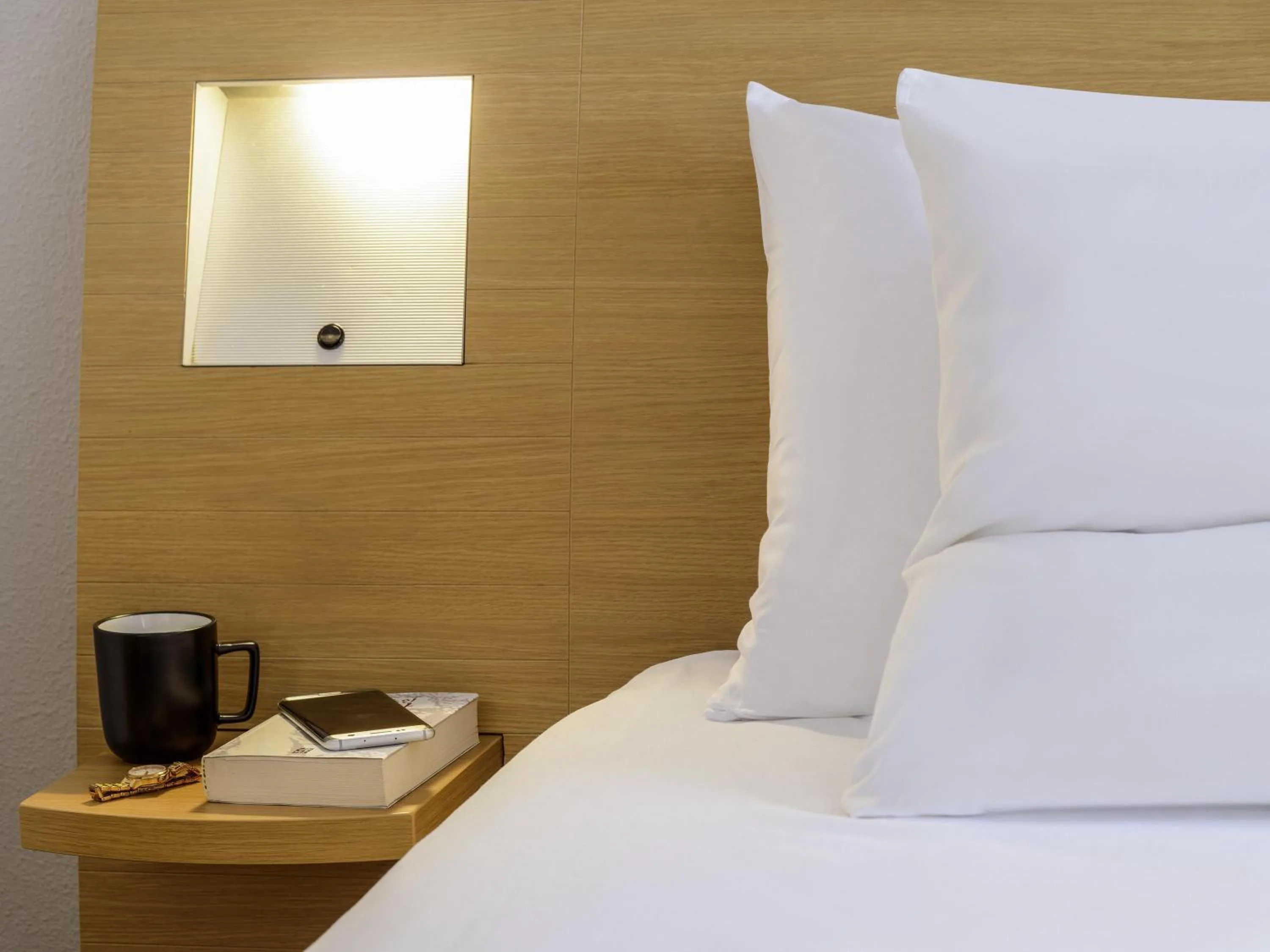 Bedroom, Bed in Novotel Milano Malpensa Aeroporto