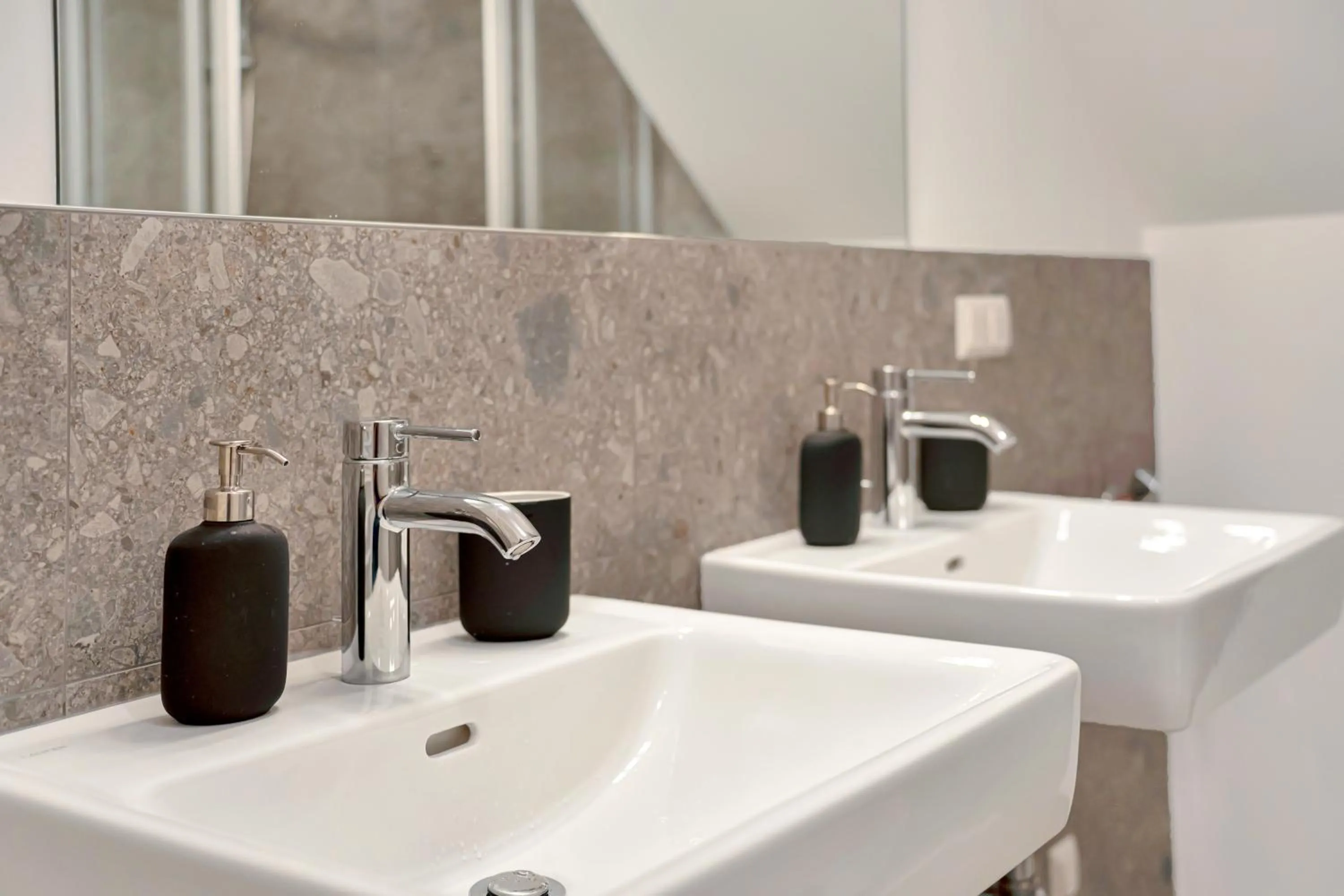 Bathroom in easy-flat Hauptplatz - City Center Apartments with a Kitchen