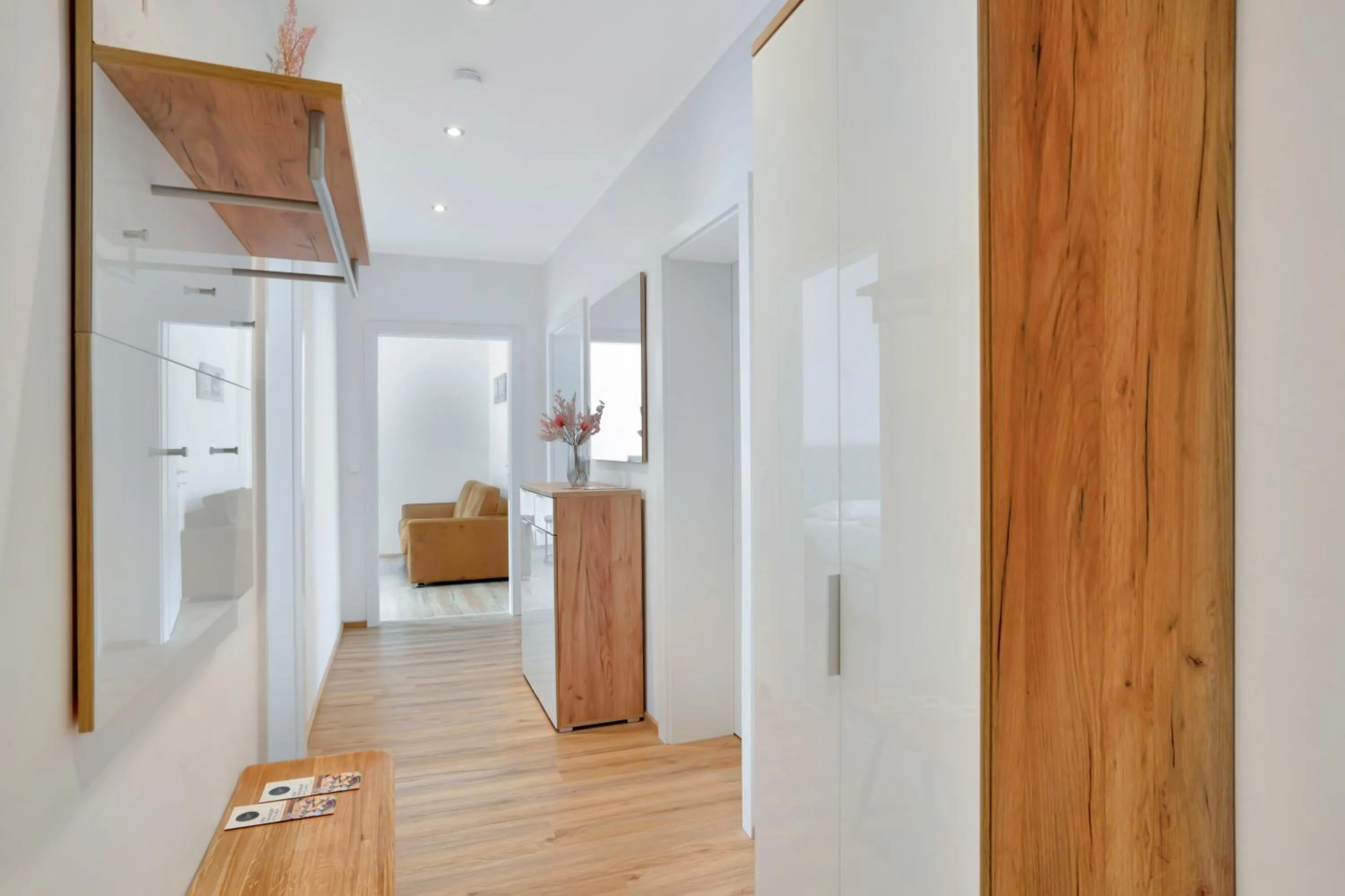 wardrobe in easy-flat Hauptplatz - City Center Apartments with a Kitchen