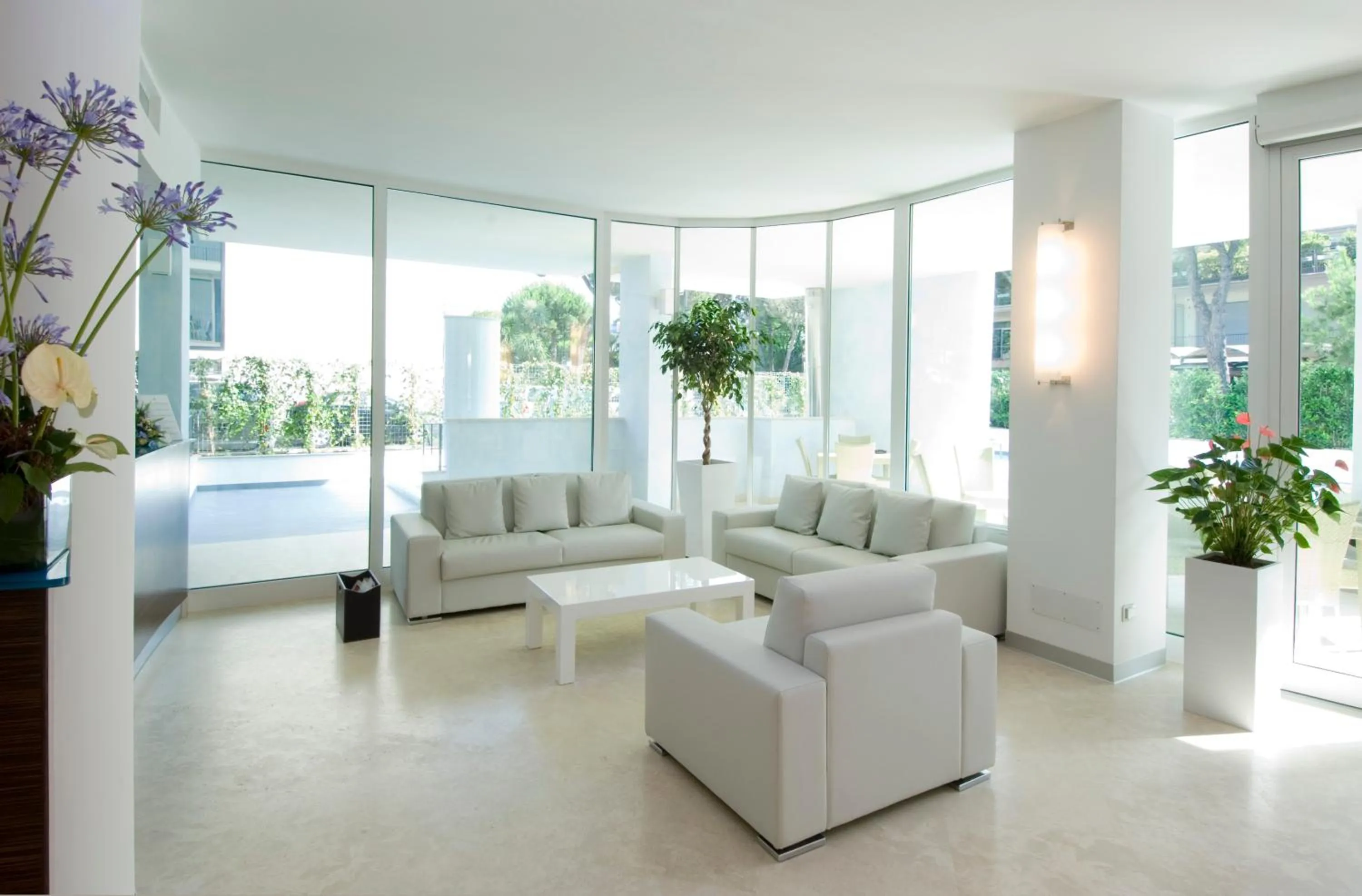 Lounge or bar in Mercure Rimini Lungomare