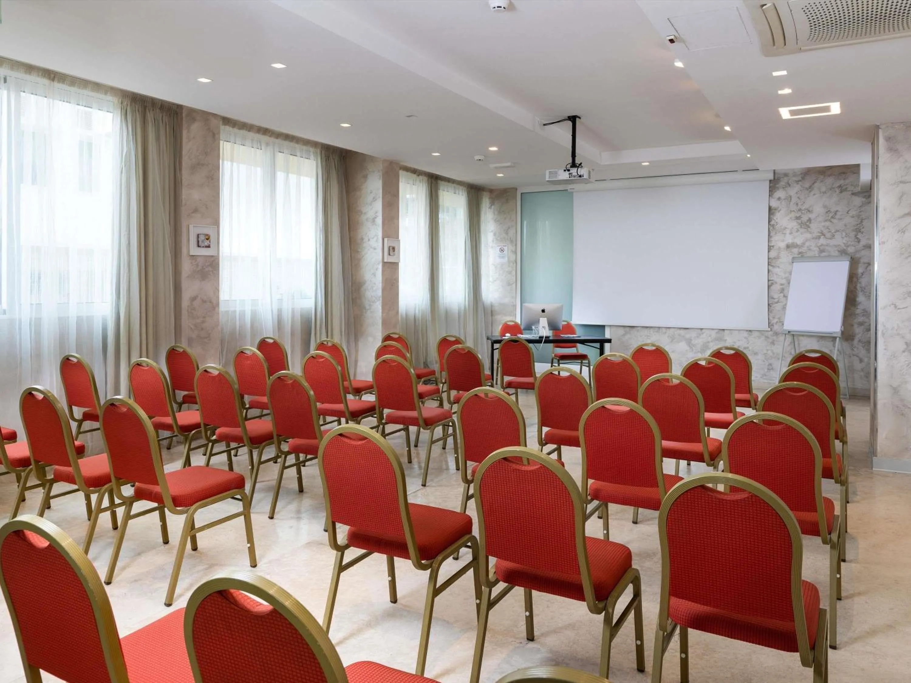 Meeting/conference room in Mercure Rimini Lungomare