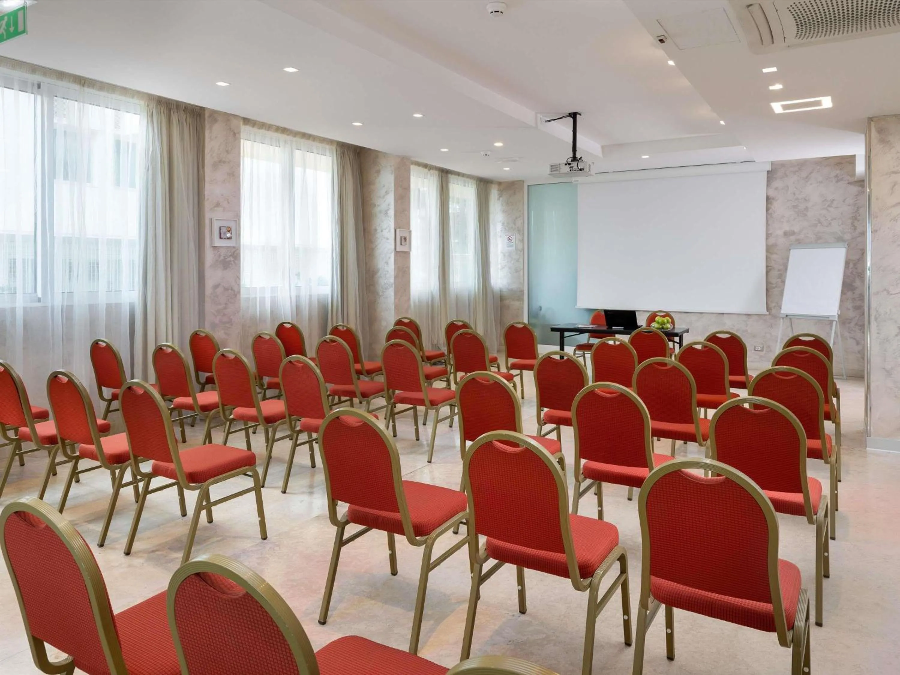 Meeting/conference room in Mercure Rimini Lungomare