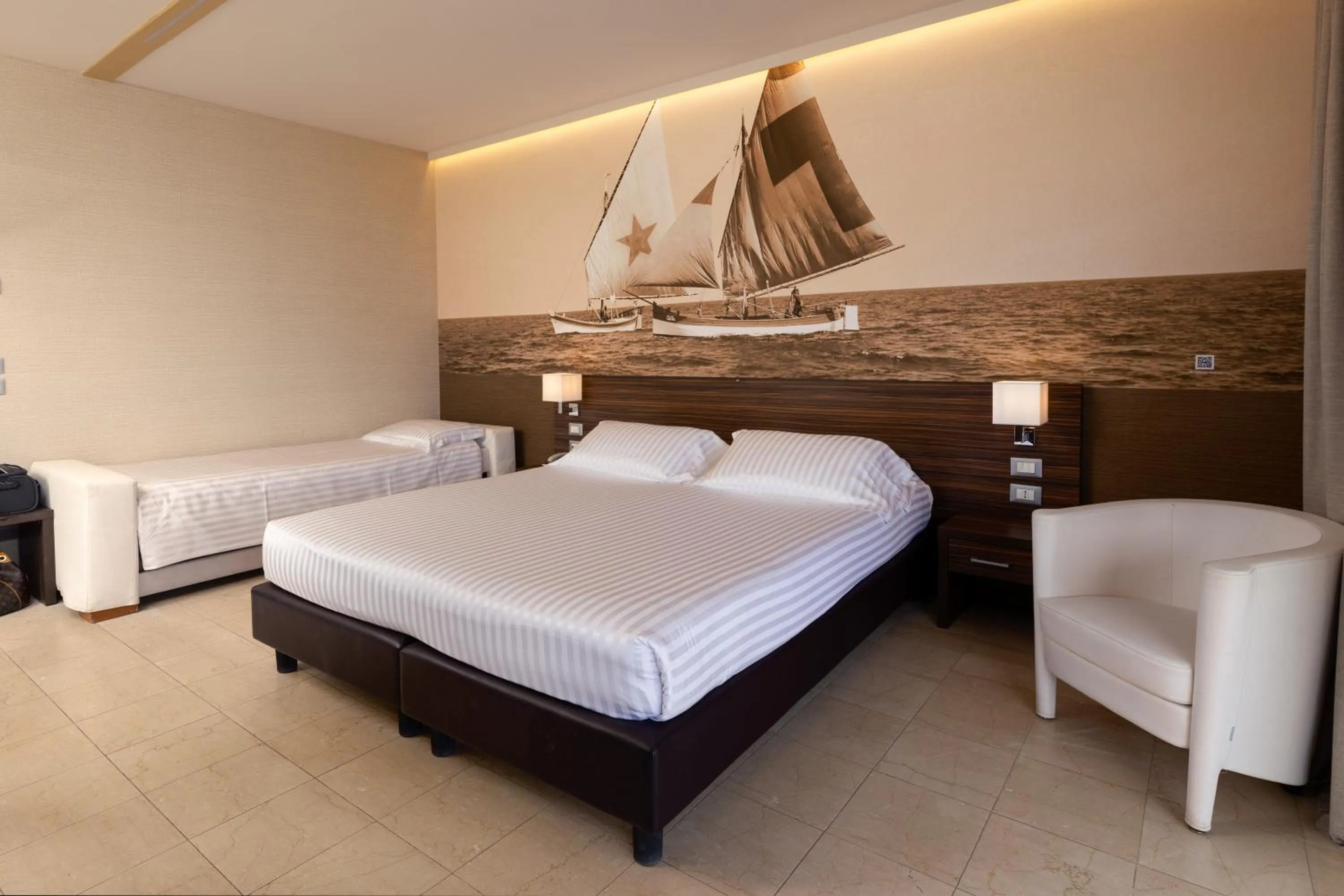 Bed in Mercure Rimini Lungomare