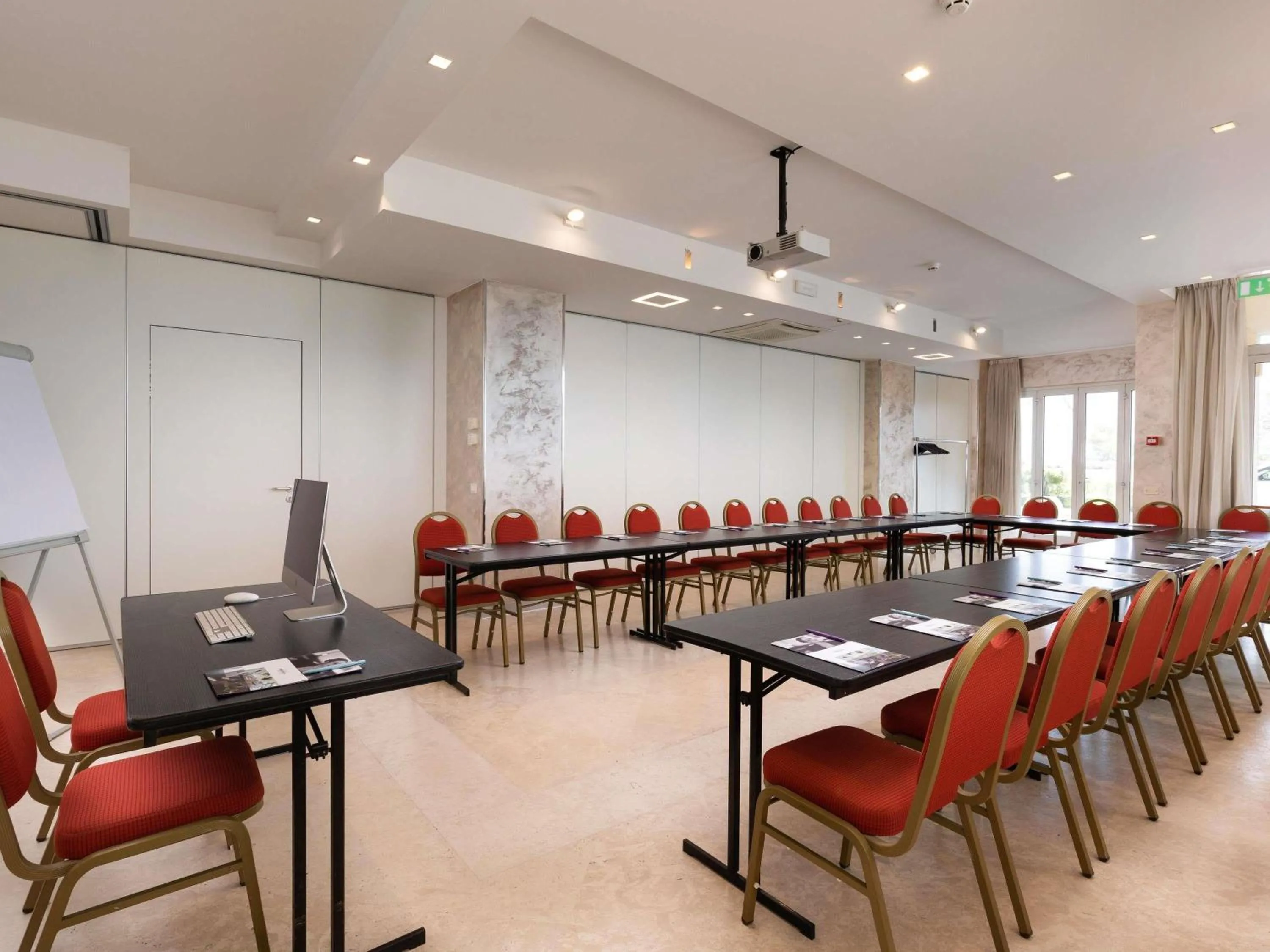 Meeting/conference room in Mercure Rimini Lungomare