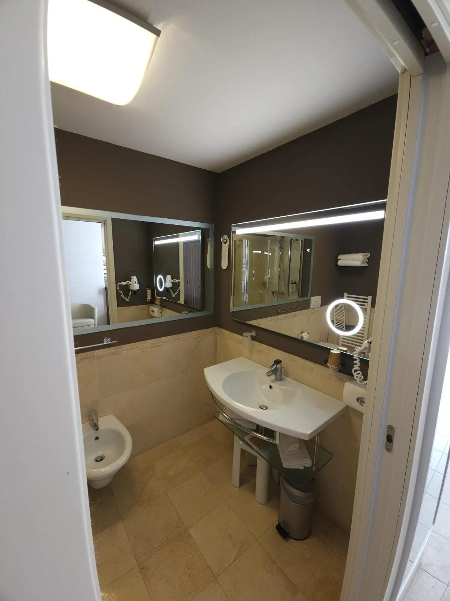 Bathroom in Mercure Rimini Lungomare