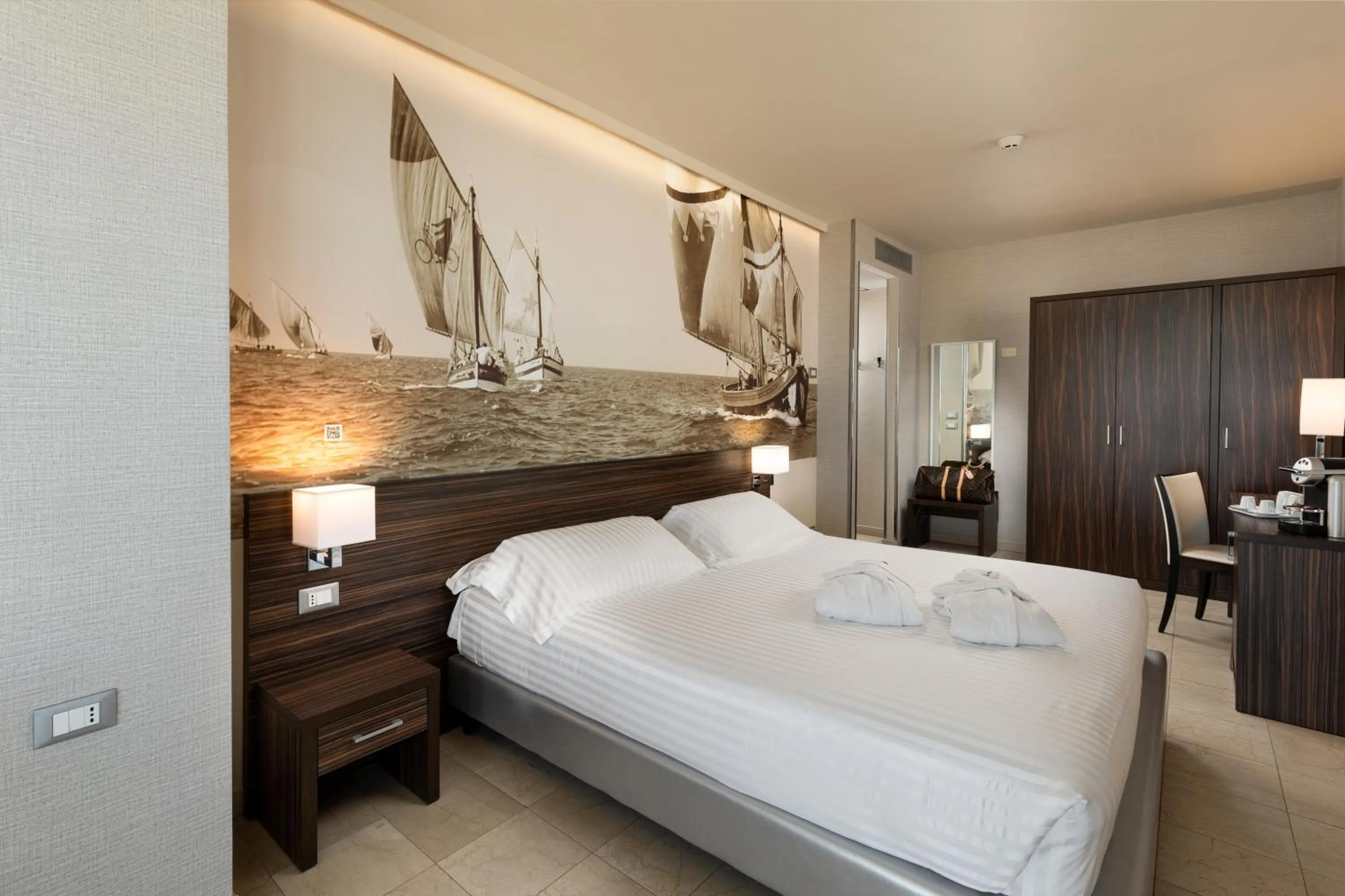 Bed in Mercure Rimini Lungomare