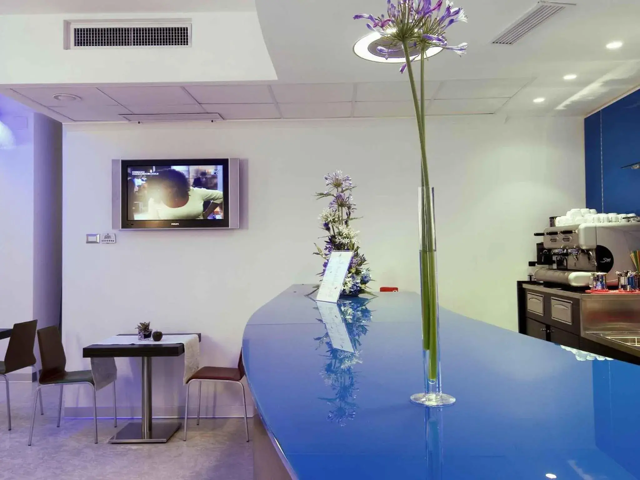 Lounge or bar in Mercure Rimini Lungomare Lounge or bar in Mercure Rimini Lungomare