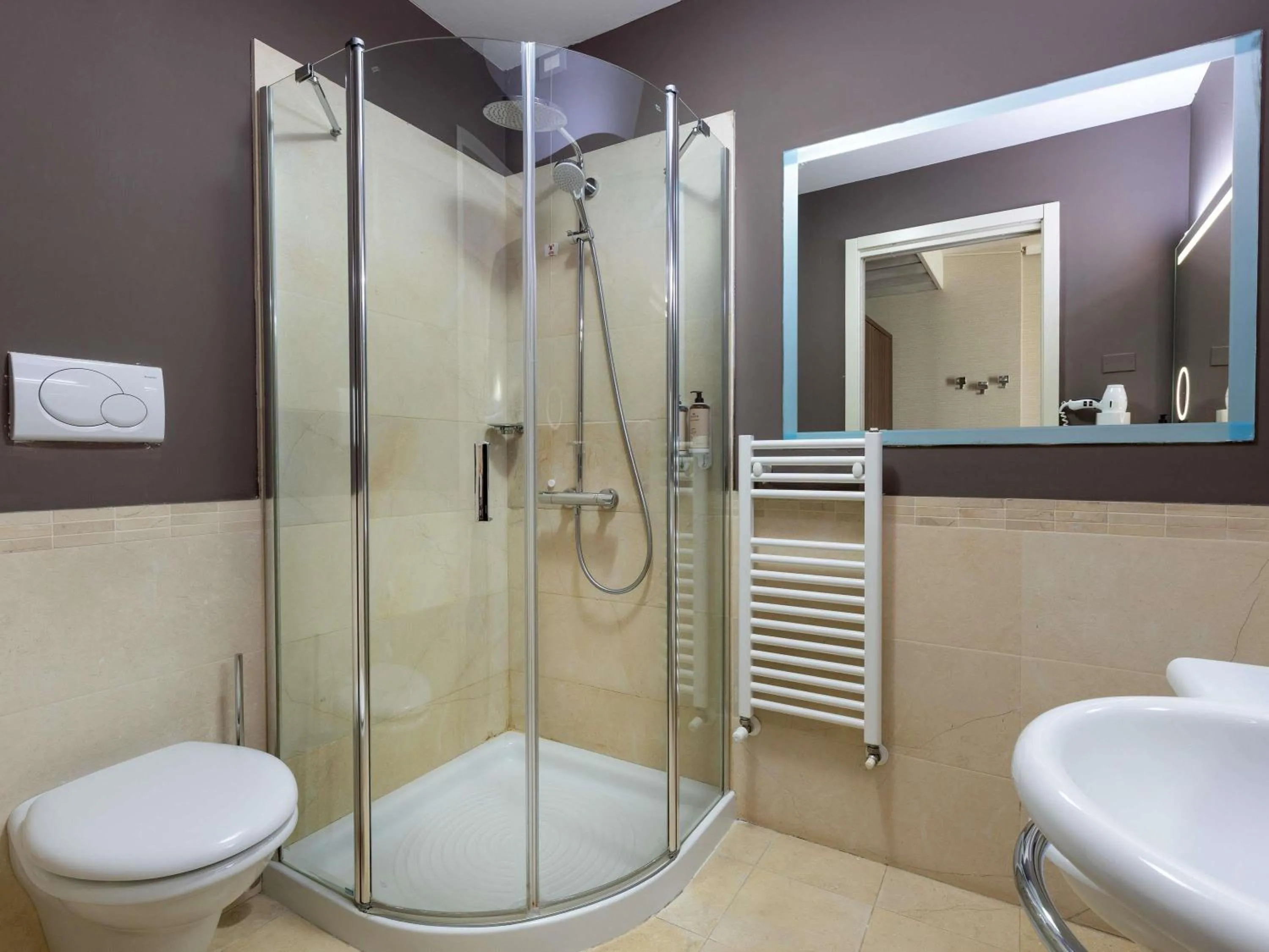 Bedroom in Mercure Rimini Lungomare