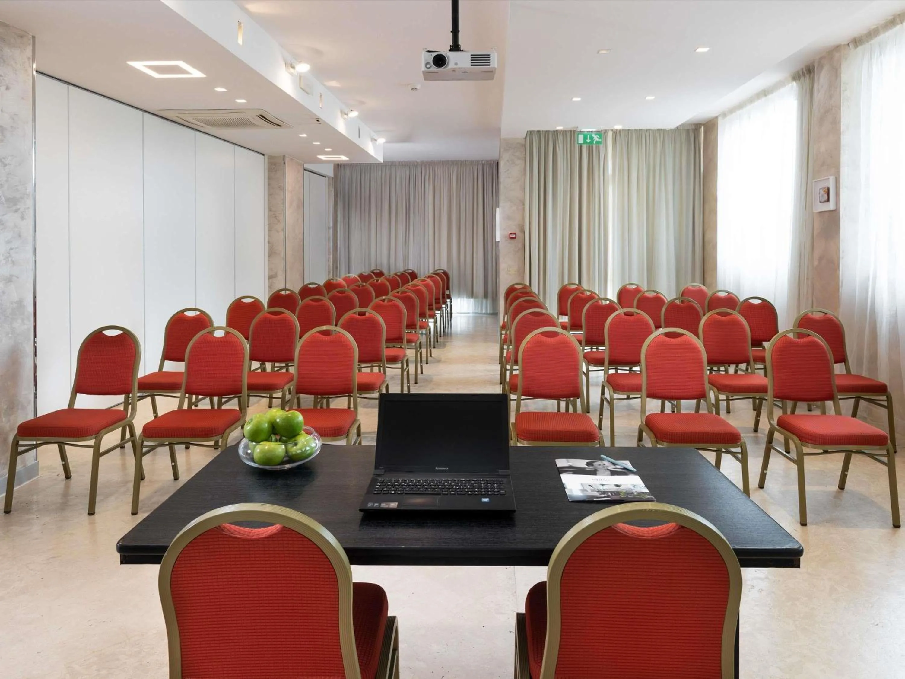 Meeting/conference room in Mercure Rimini Lungomare