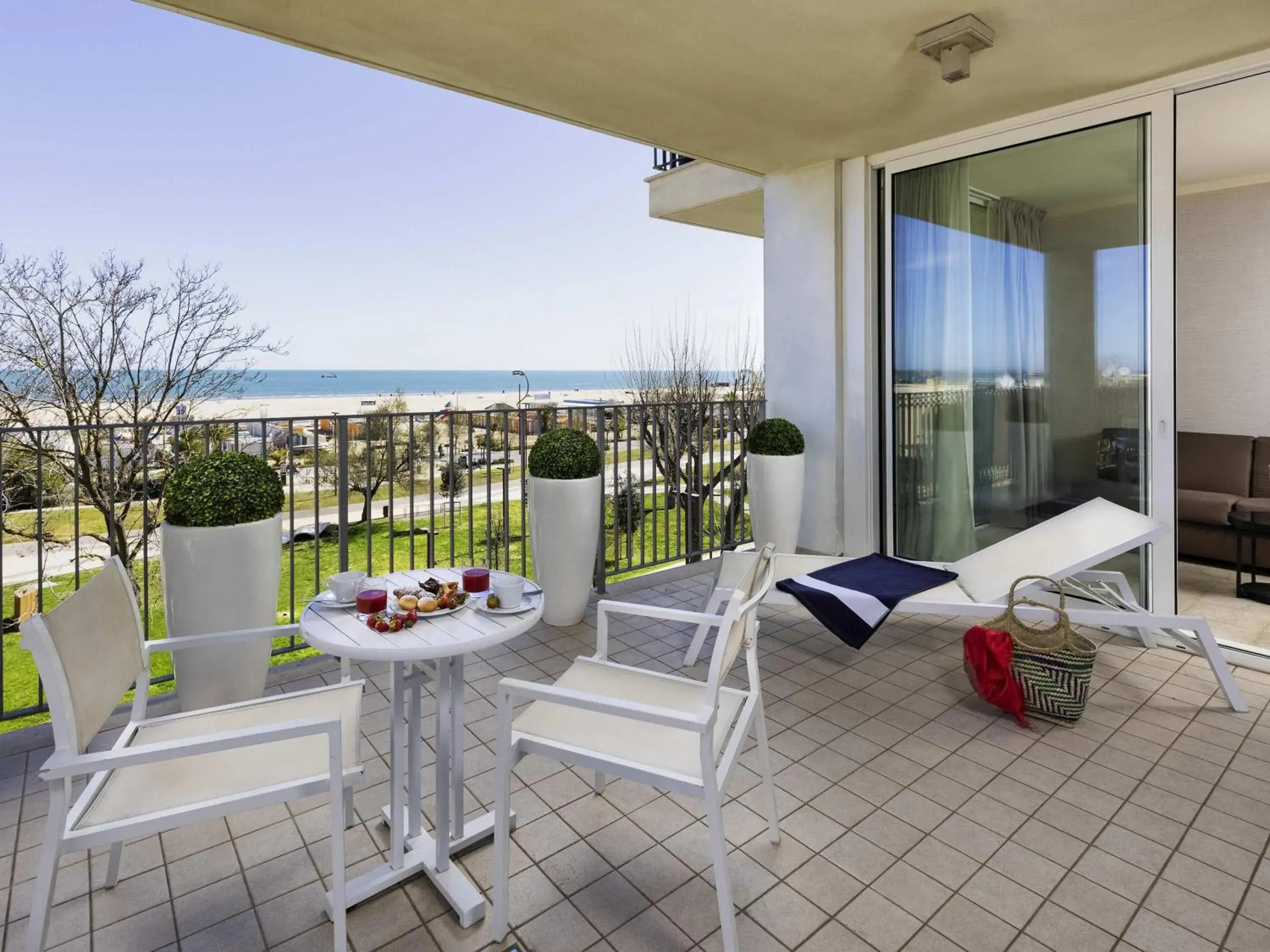 Property building in Mercure Rimini Lungomare Property building in Mercure Rimini Lungomare