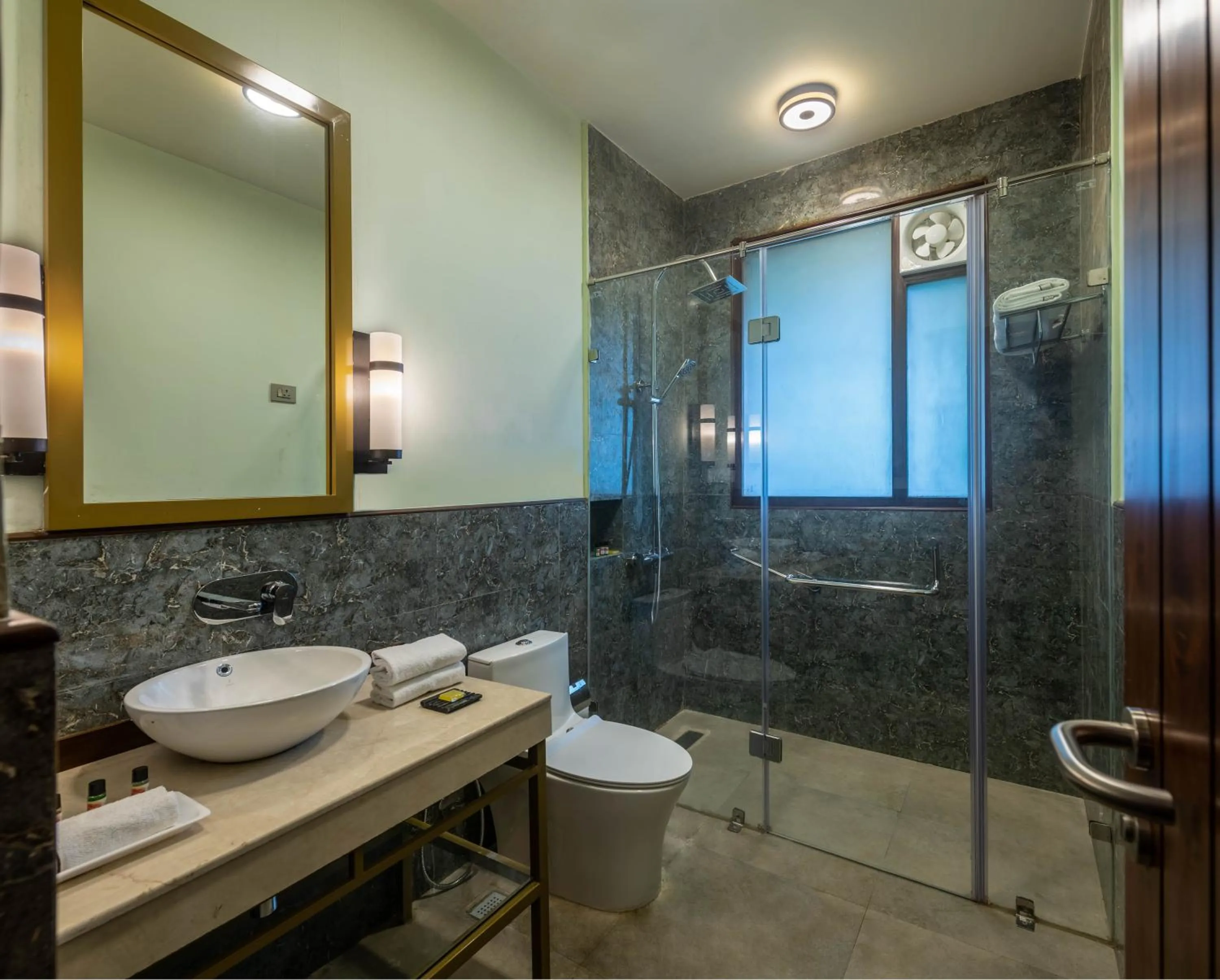 Bathroom in Hotel Eagles Nest