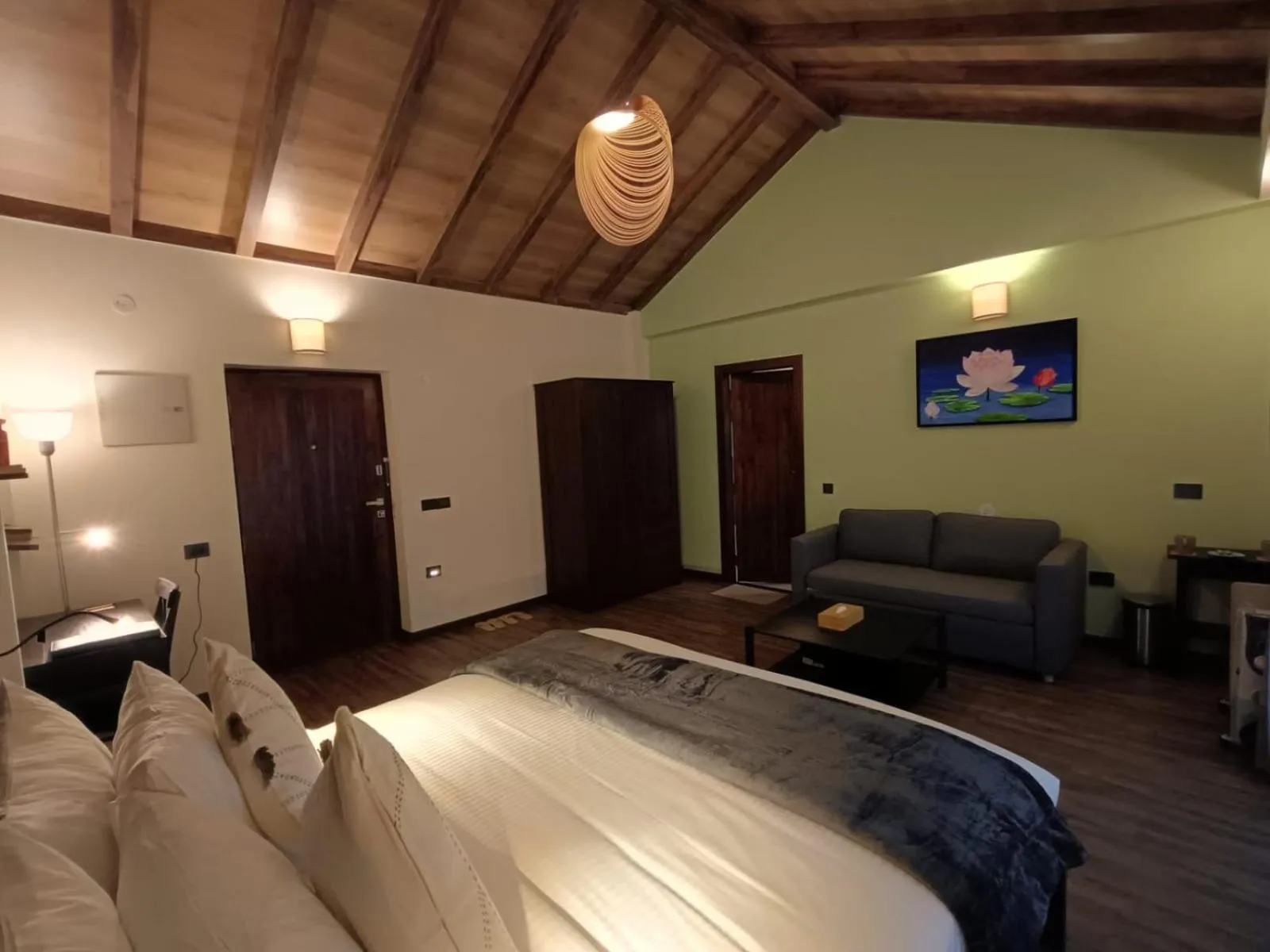 Bed in Hotel Eagles Nest