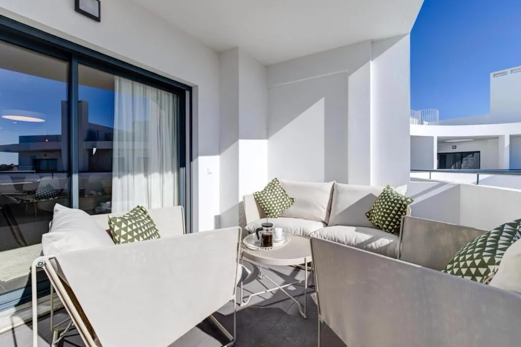 Luxury Two Bedroom Apartment with Private Roof Terrace and Hot Tub