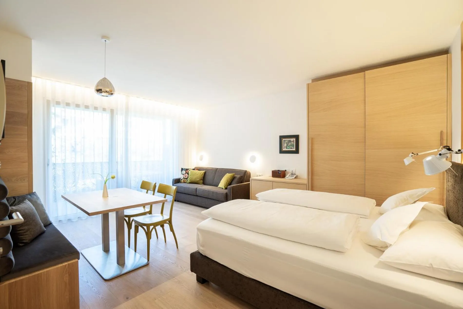 Photo of the whole room, Bed in Hotel Gartenresidence Zea Curtis