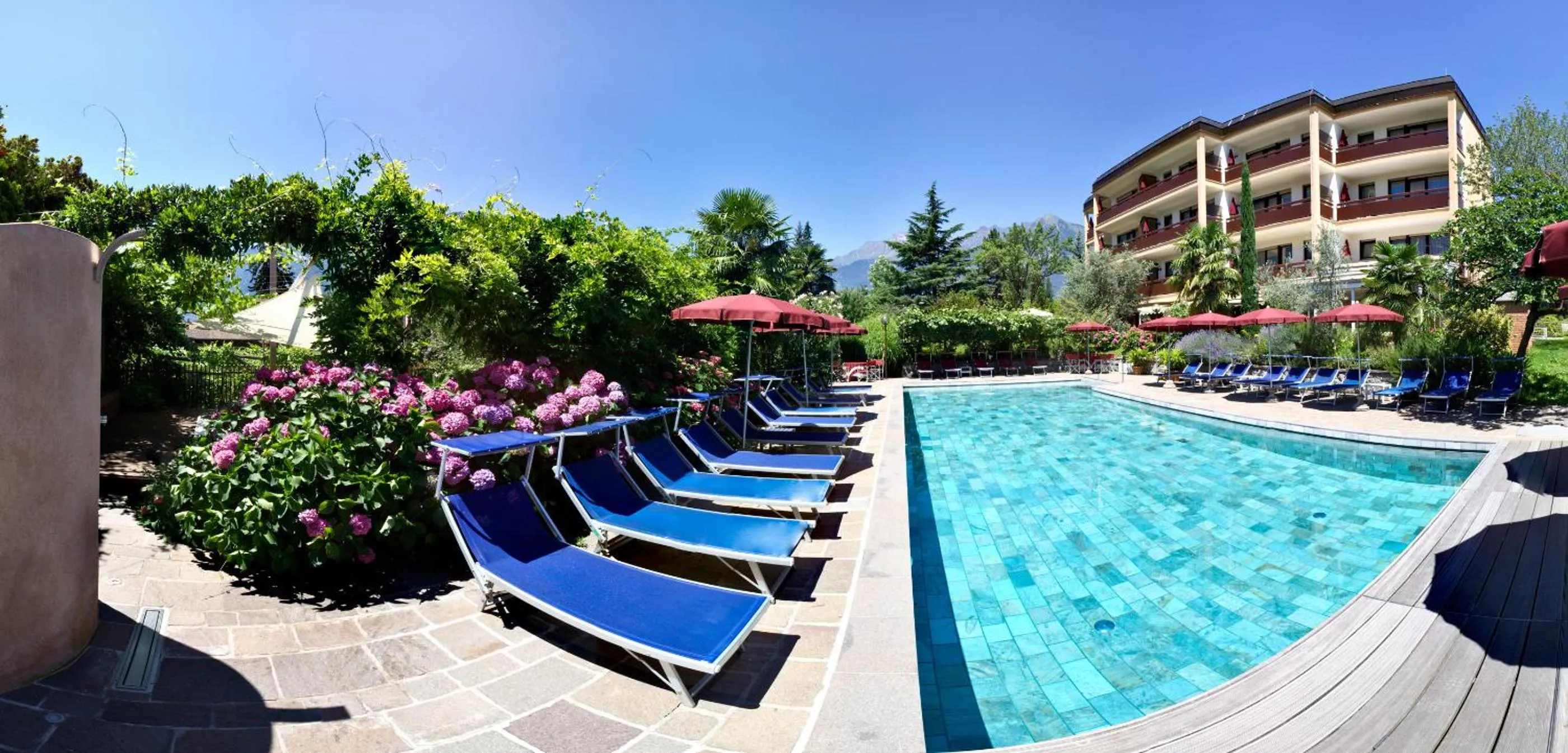 Property building in Hotel Gartenresidence Zea Curtis