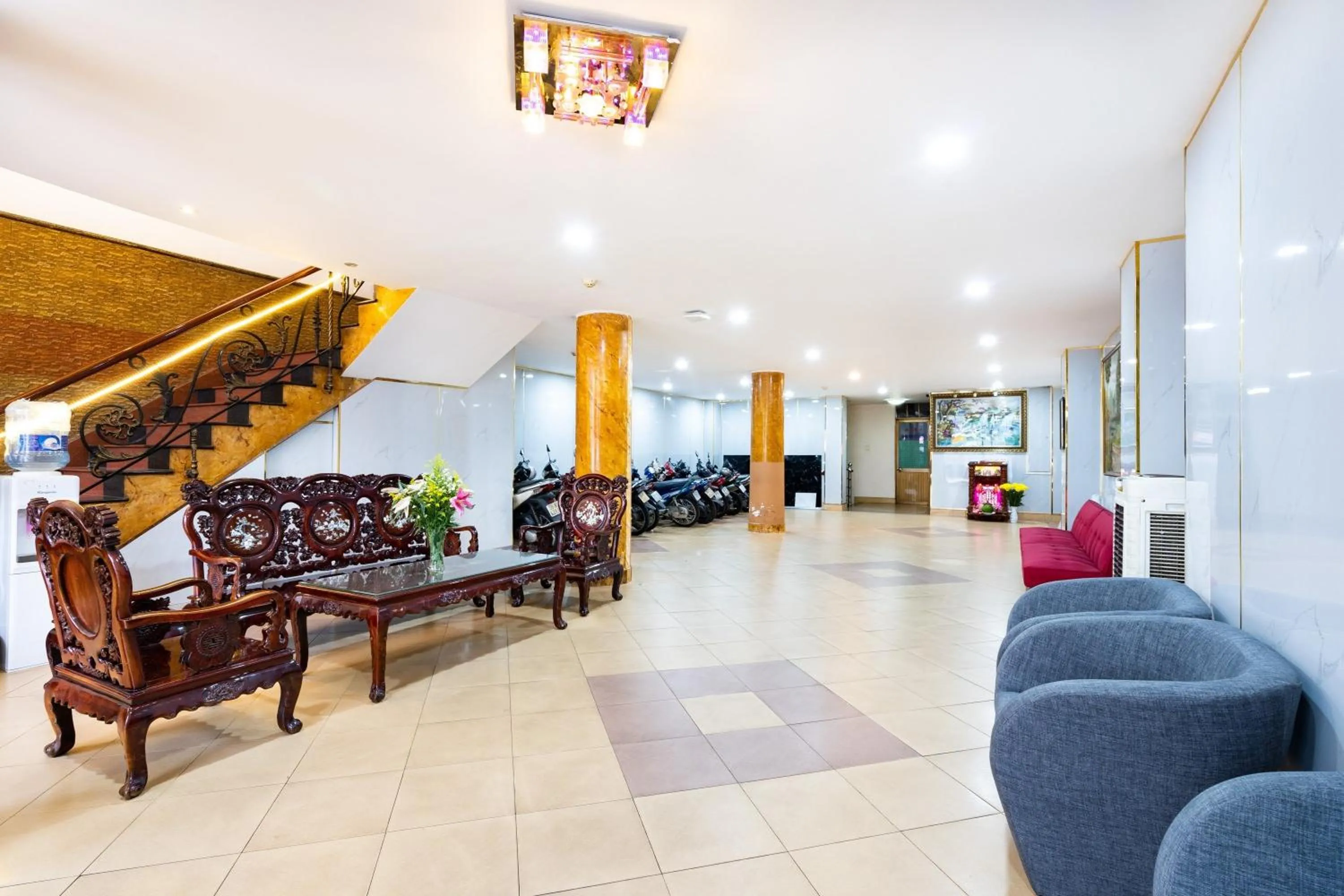 KHÁCH SẠN HỒNG PHÁT