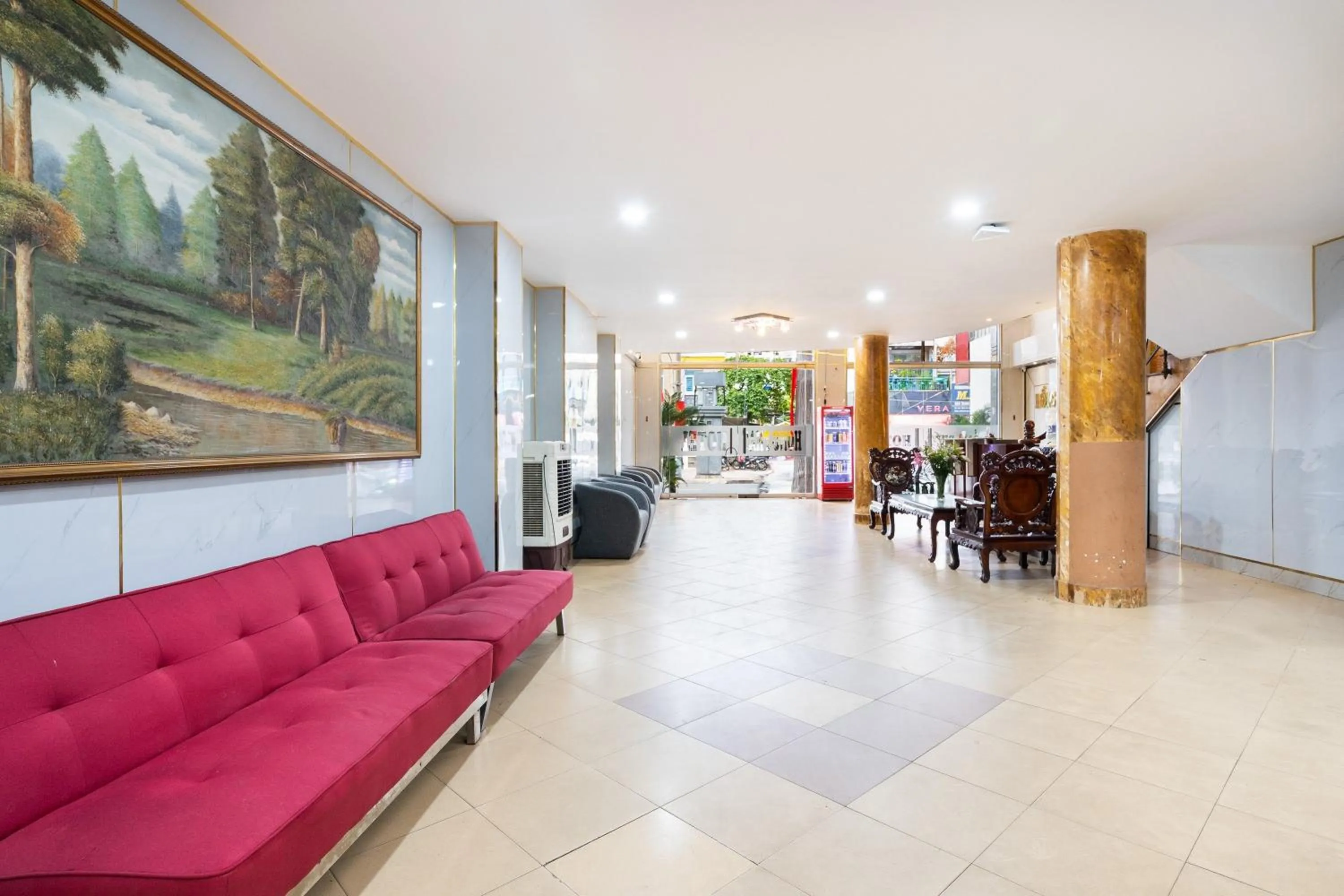 KHÁCH SẠN HỒNG PHÁT