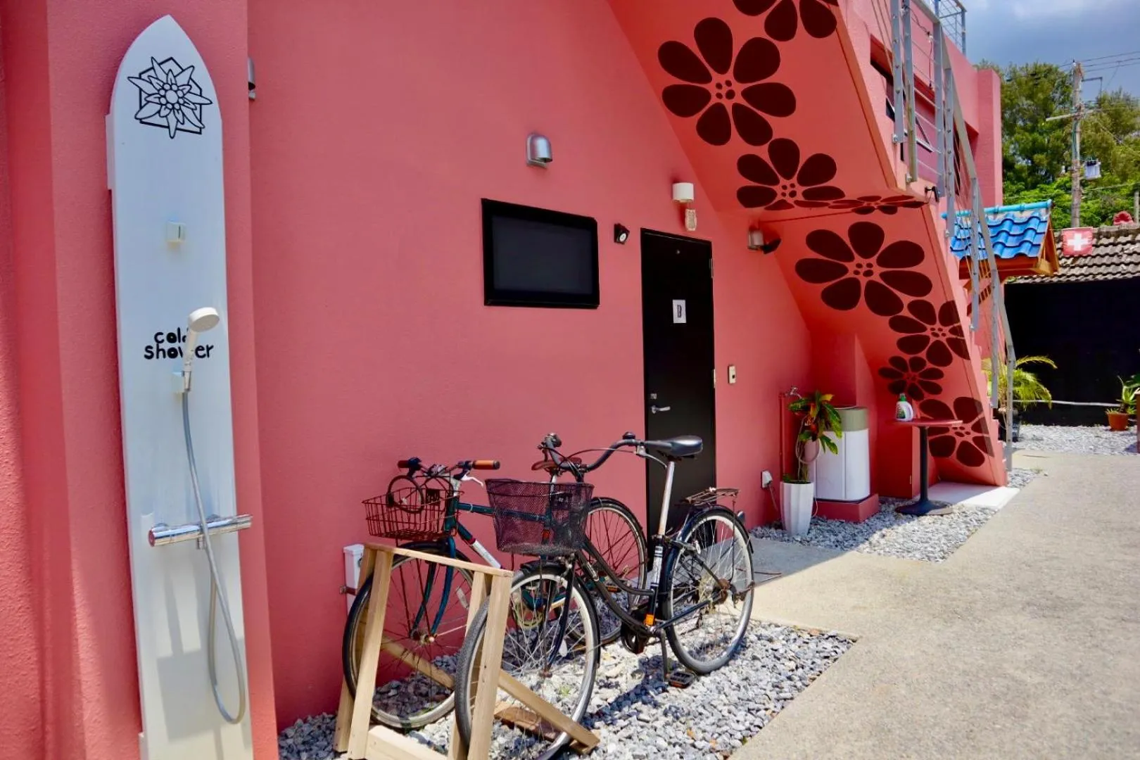 Shower in Hotel Little Swiss House