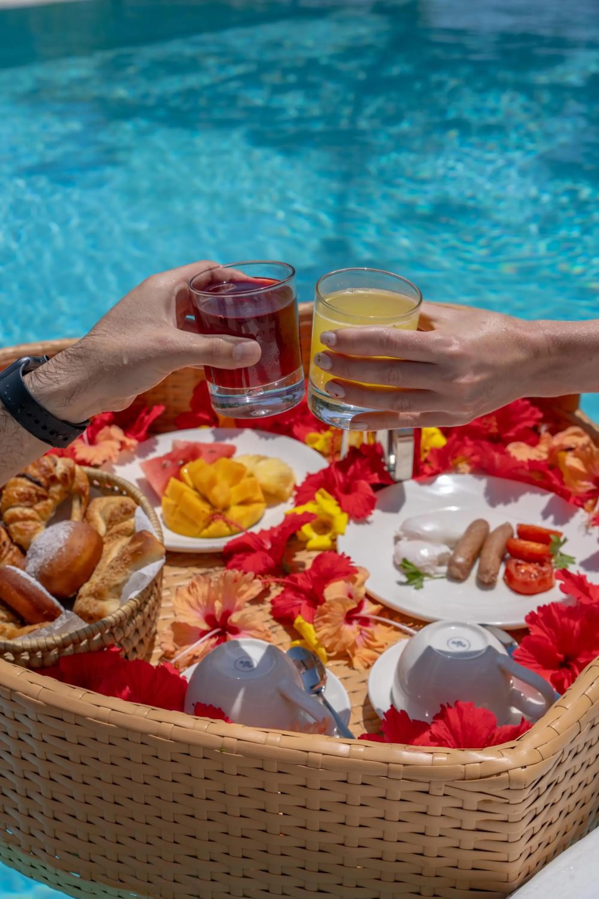 Food and drinks in Alma Boutique Hotel