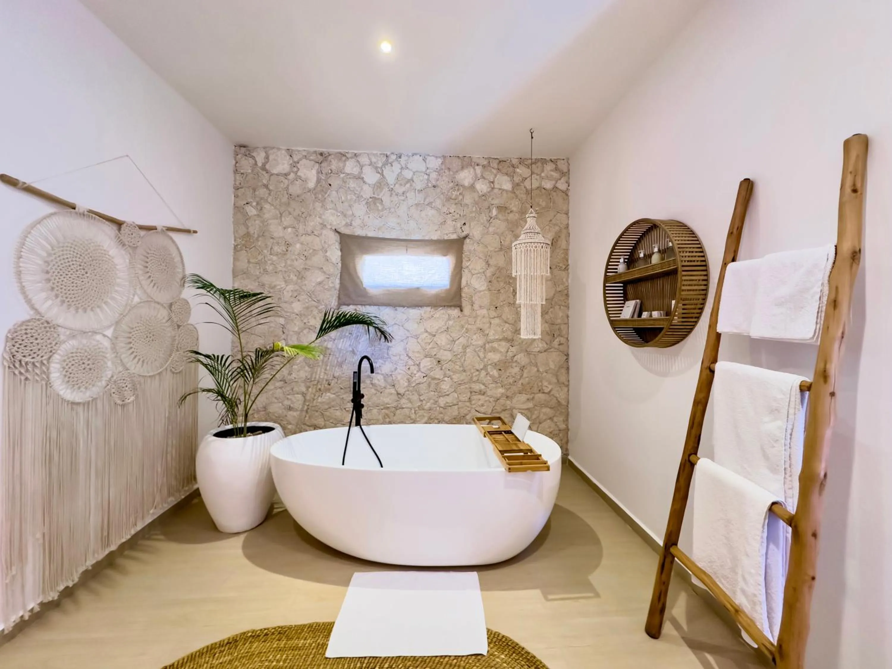 Bathroom in Alma Boutique Hotel