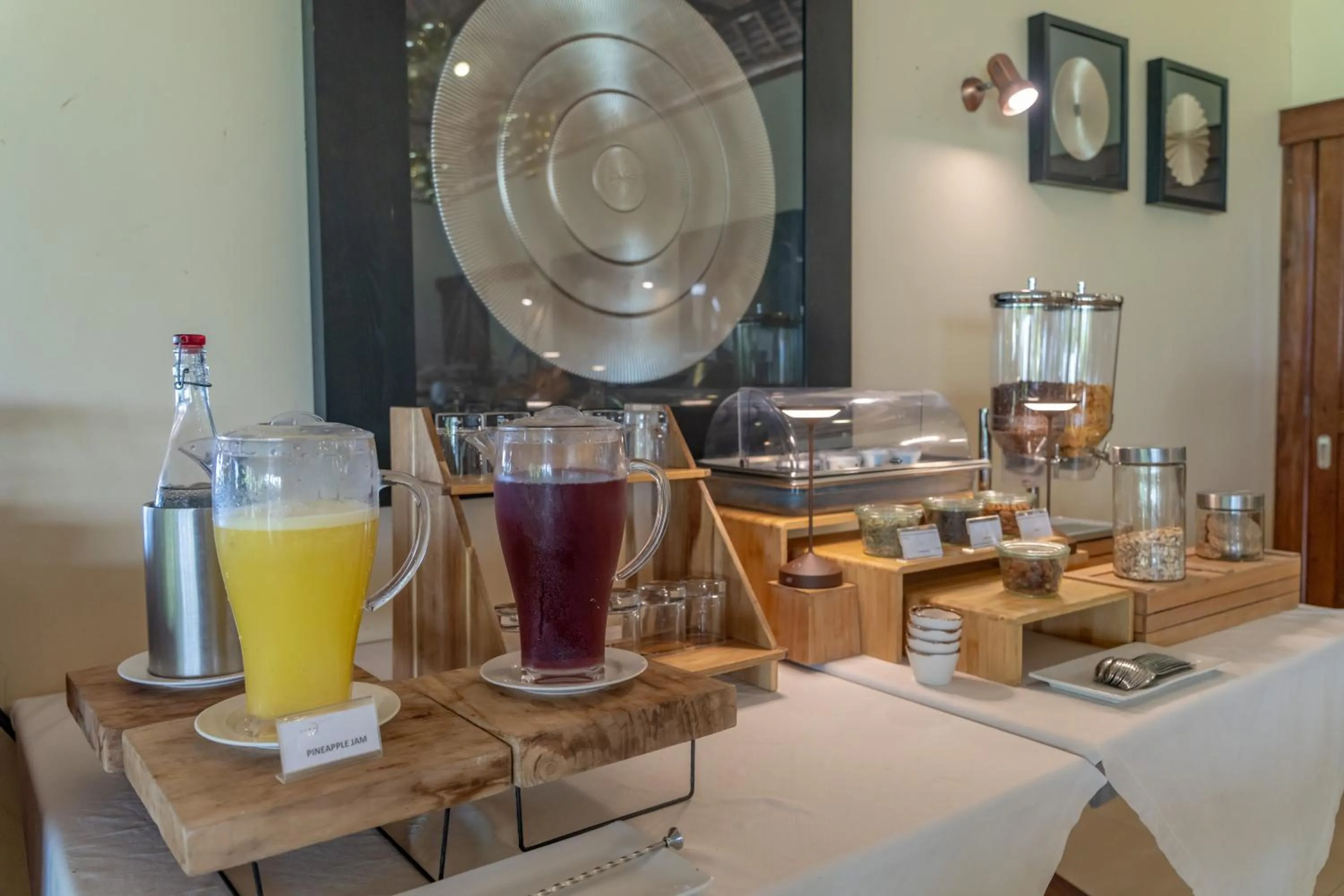 Restaurant/places to eat in Alma Boutique Hotel