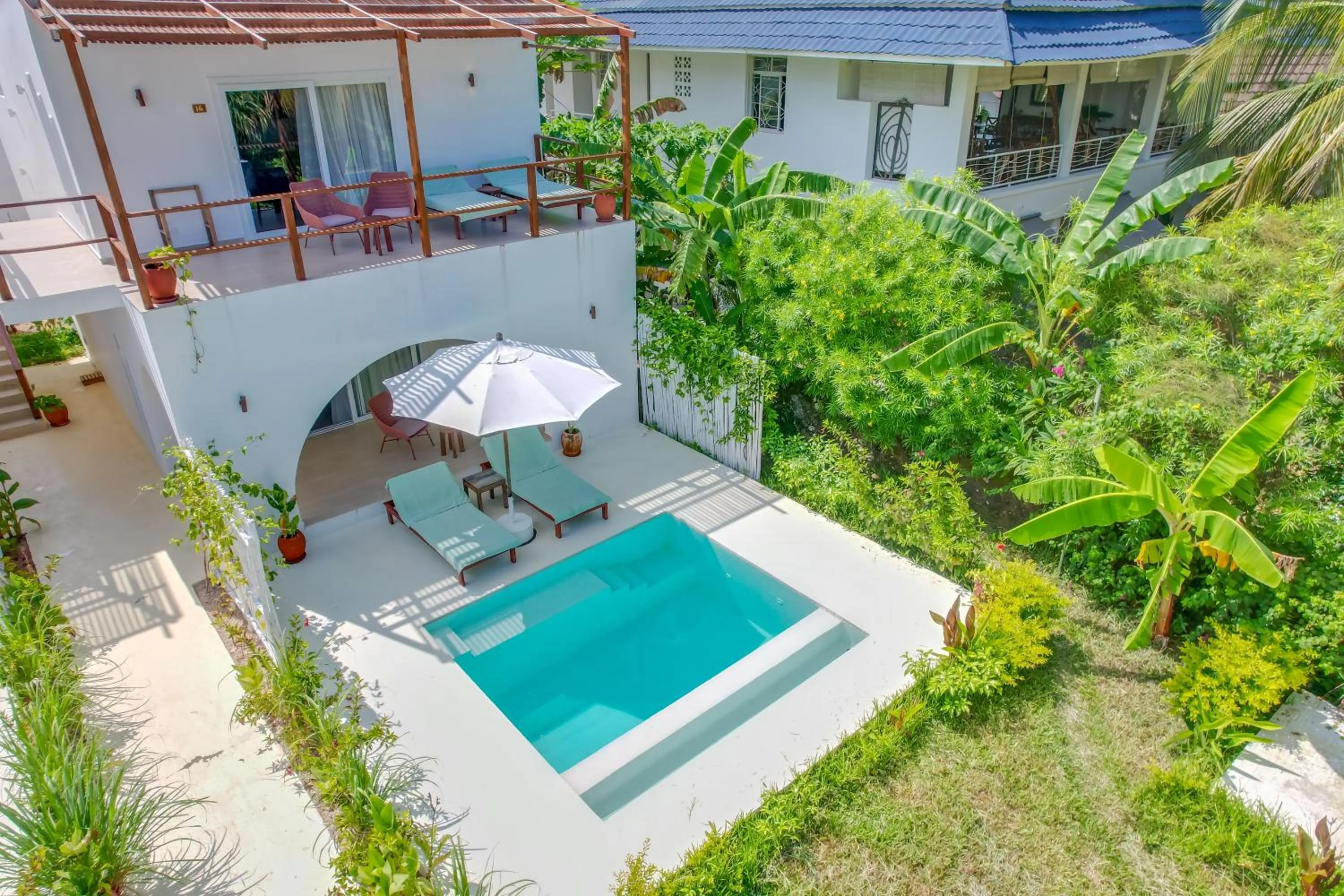 Property building in Alma Boutique Hotel