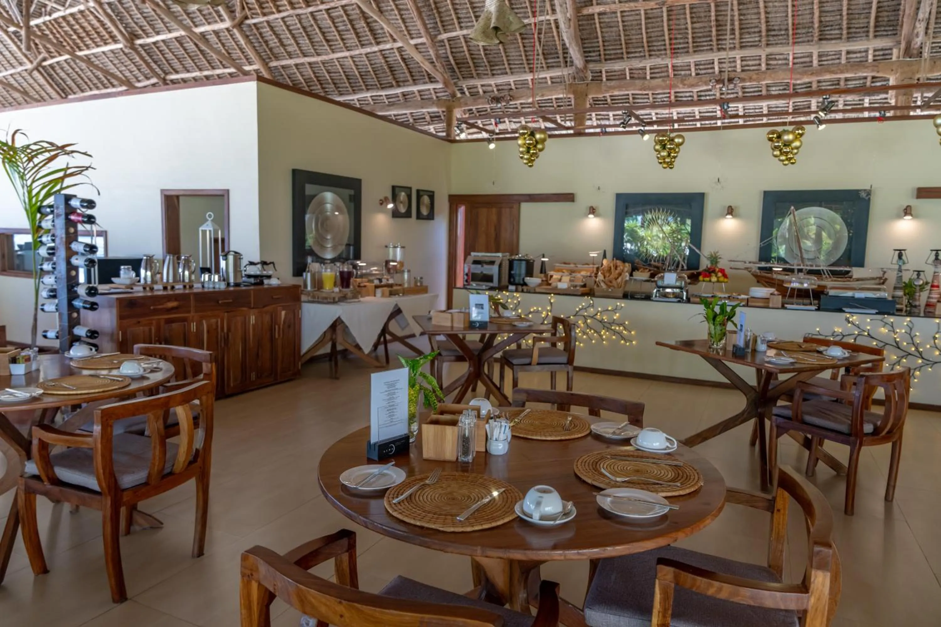 Restaurant/places to eat in Alma Boutique Hotel