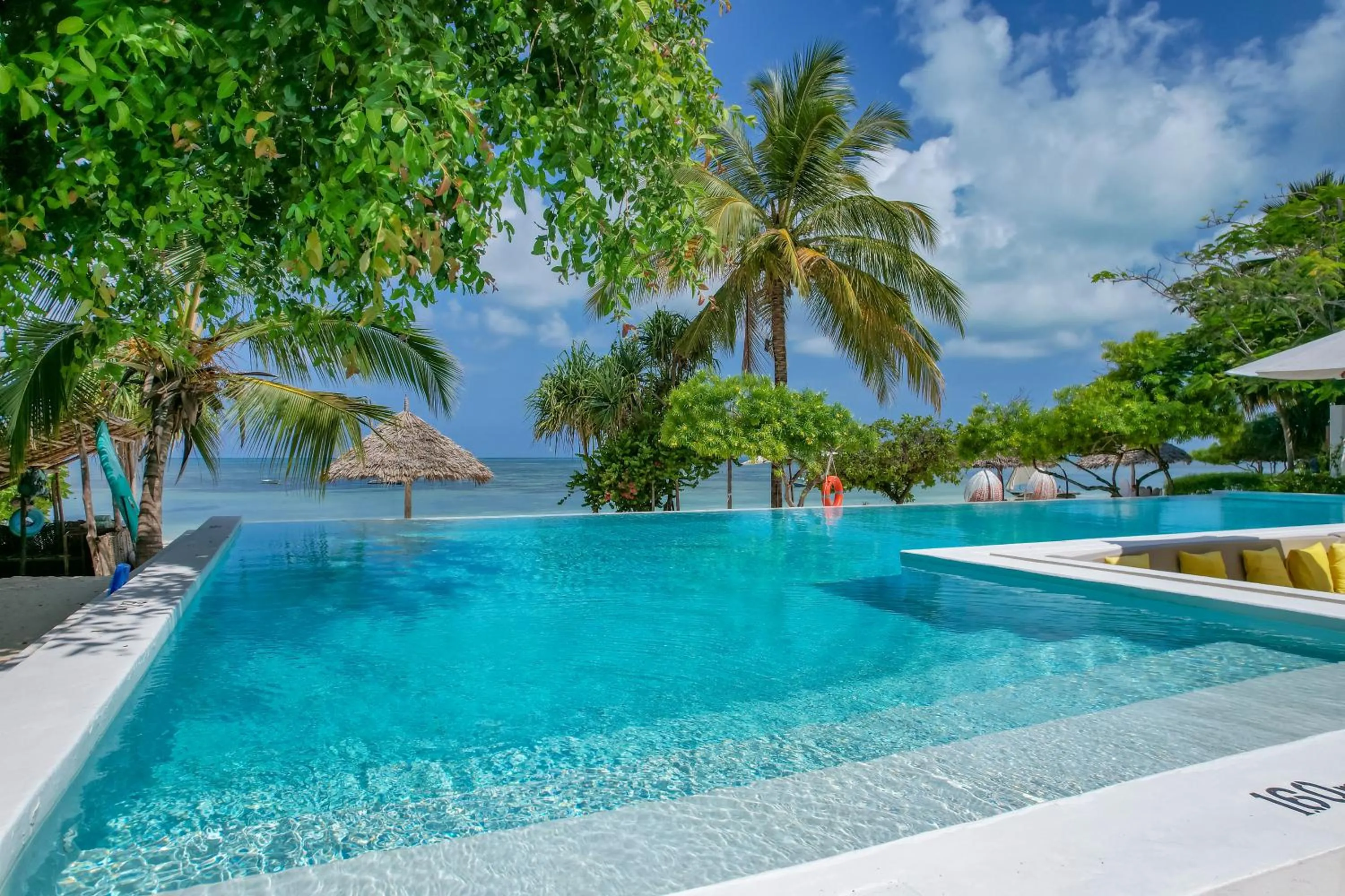 Pool view in Alma Boutique Hotel