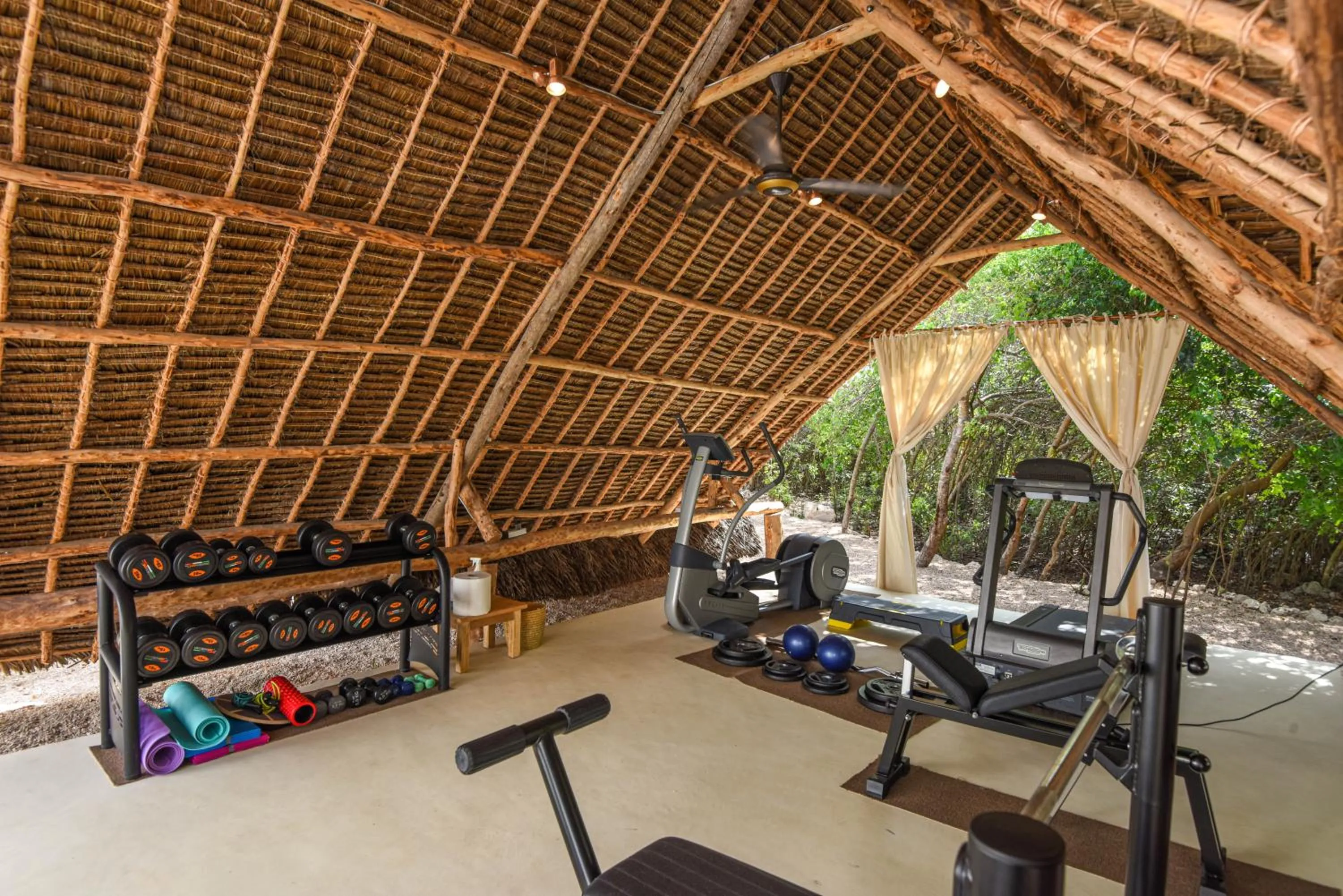 Fitness centre/facilities in Alma Boutique Hotel
