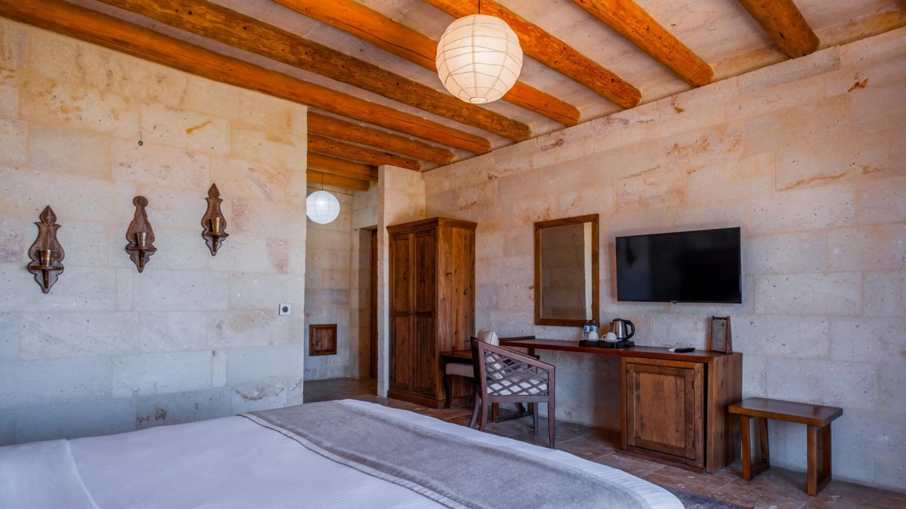 Photo of the whole room, Bed in La Fairy Cappadocia