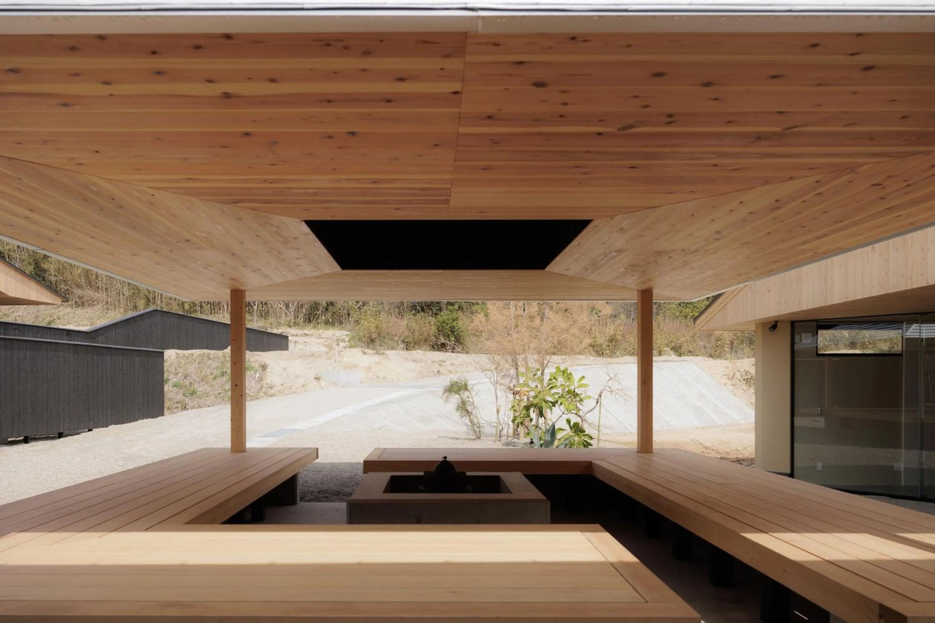 flat iron, Bed in Naoshima Ryokan Roka