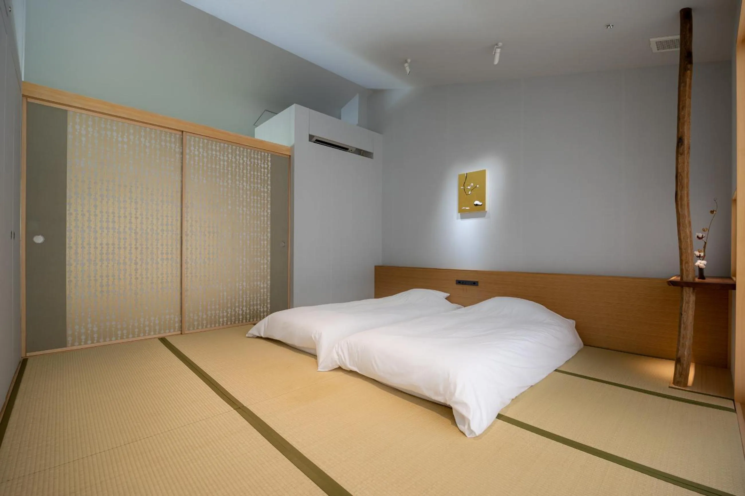 Guests, Bed in Naoshima Ryokan Roka