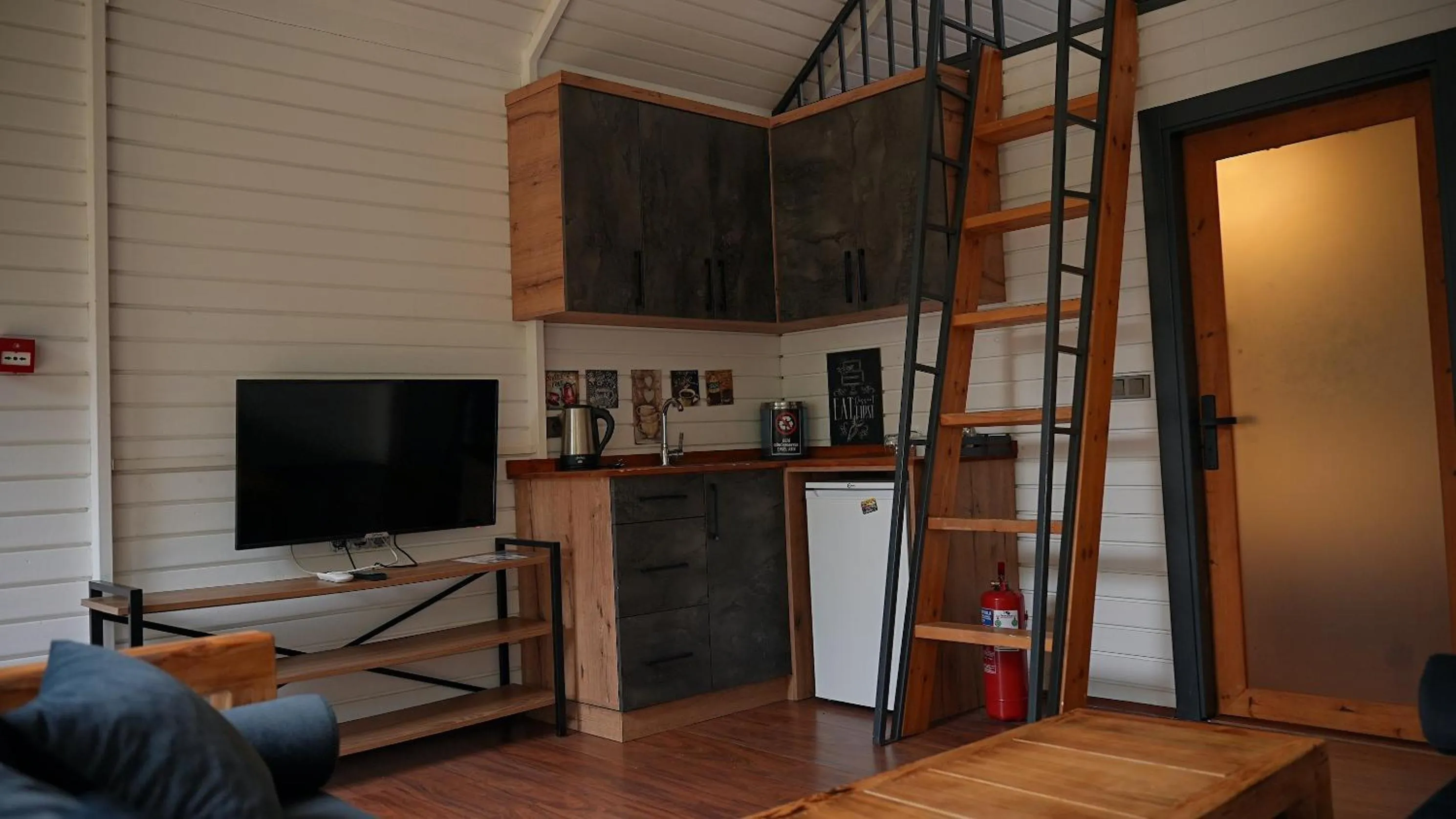 Photo of the whole room in Collesium Garden