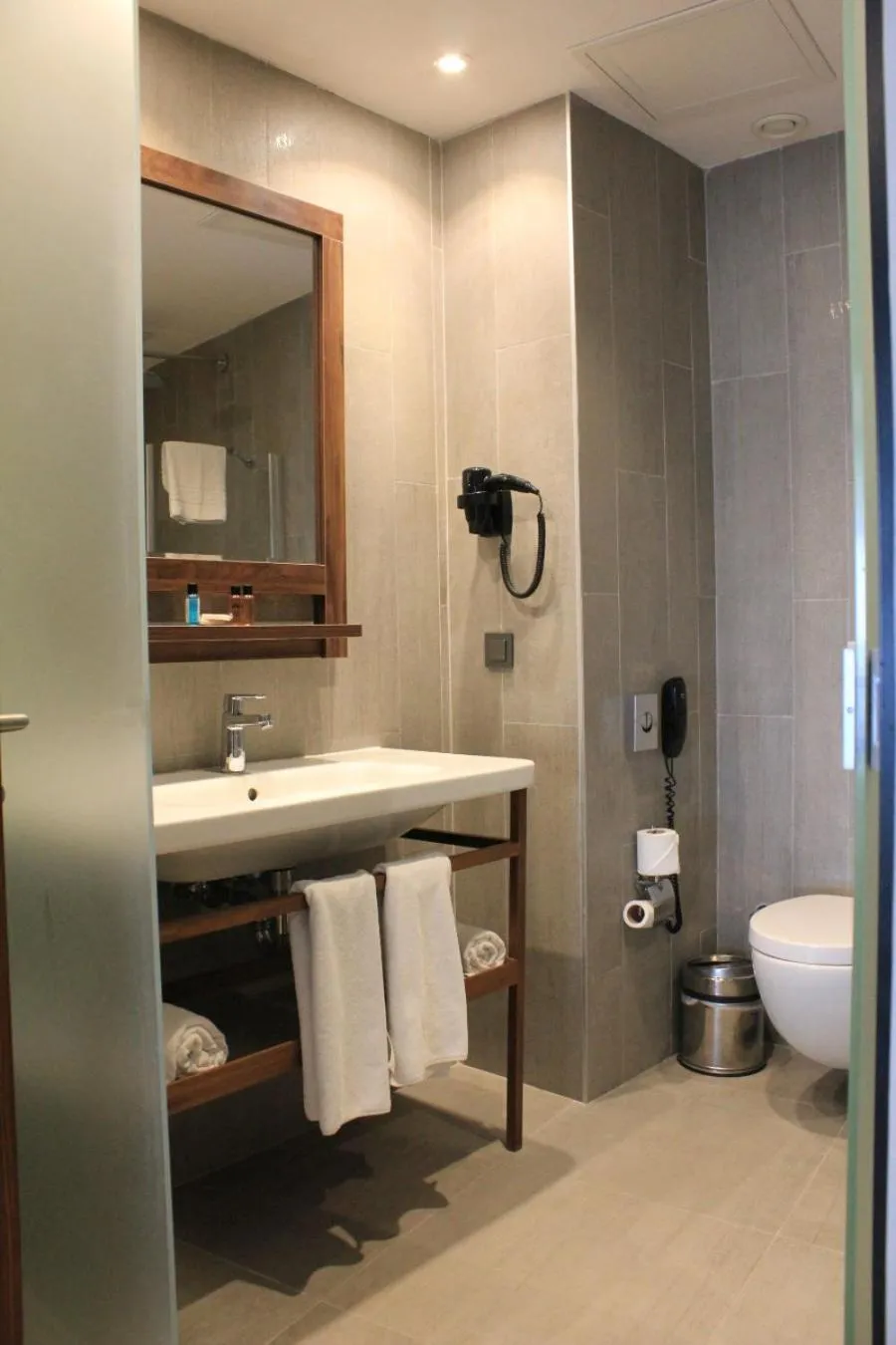 Toilet in Seven For Life Thermal Hotel