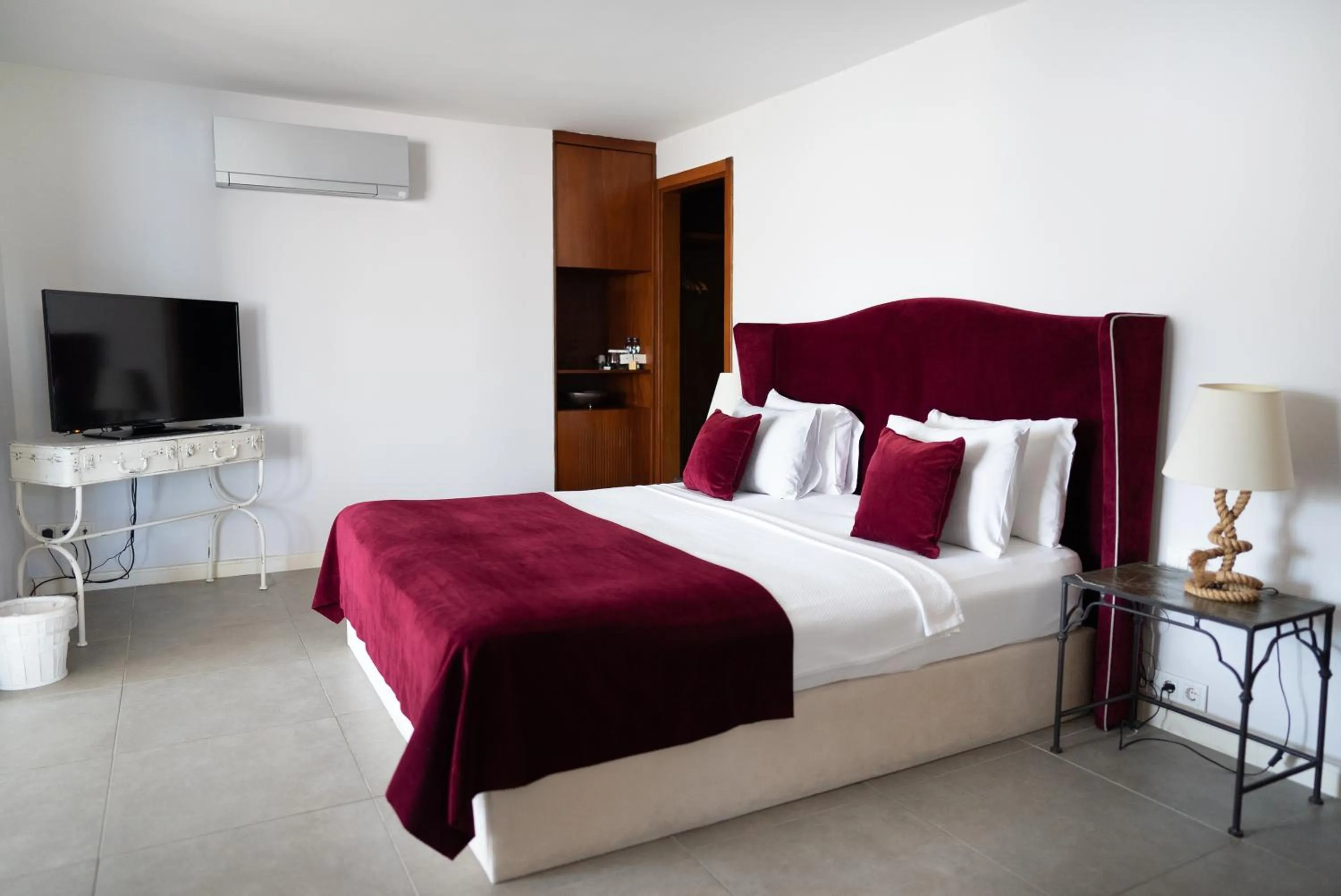 Bedroom, Bed in No81 Hotel