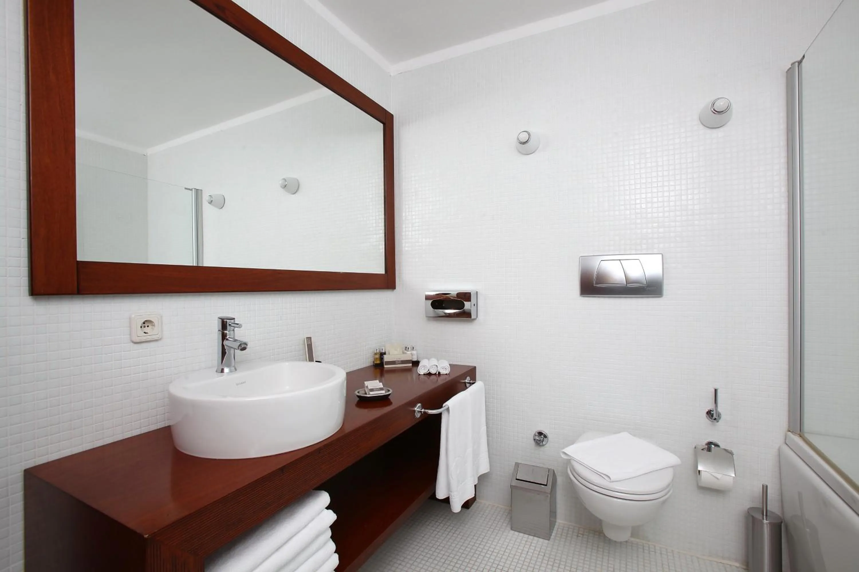 Bathroom in No81 Hotel