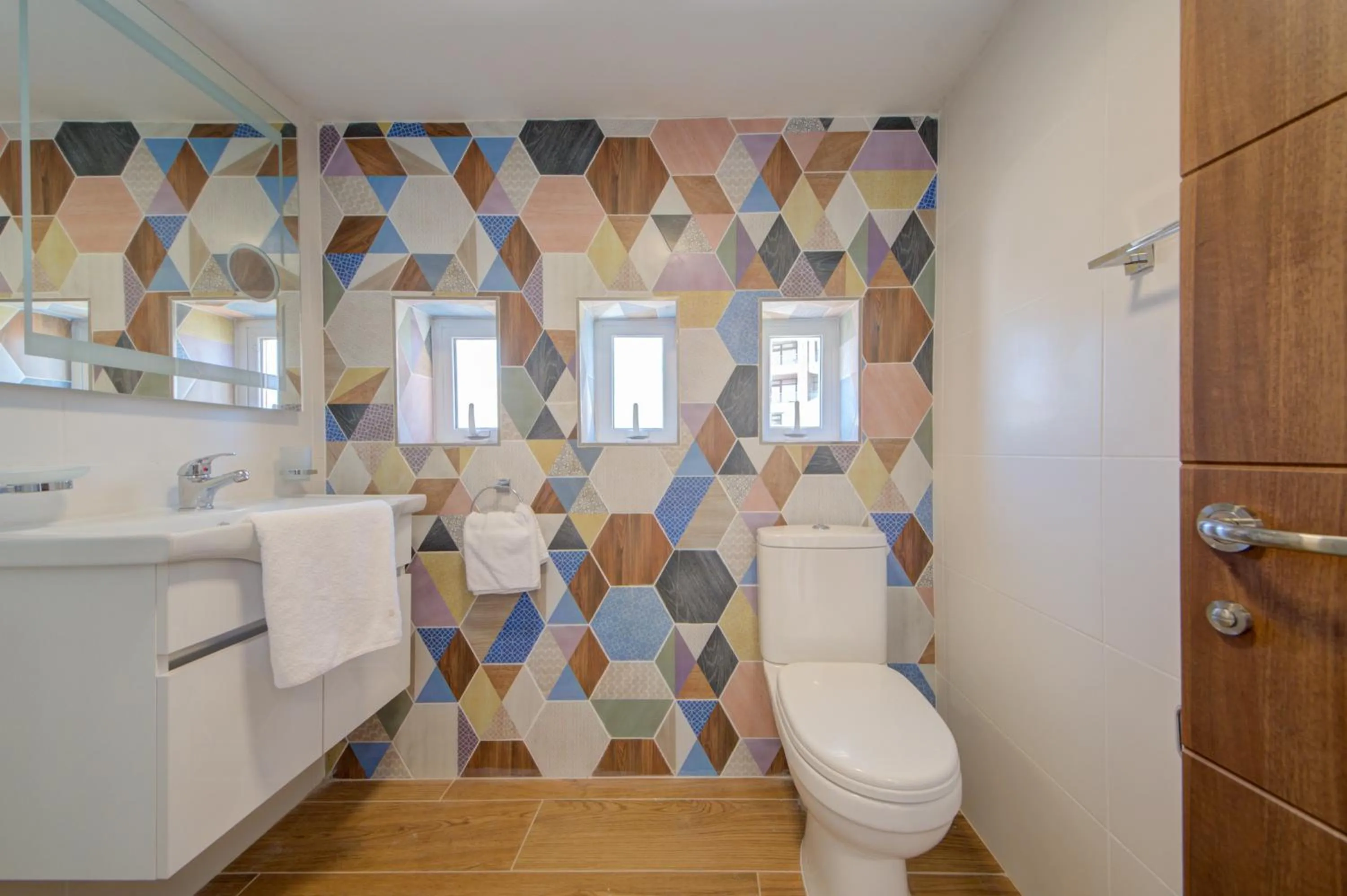 Bathroom in Marina Suites & apartments - Self catering - by Tritoni hotels