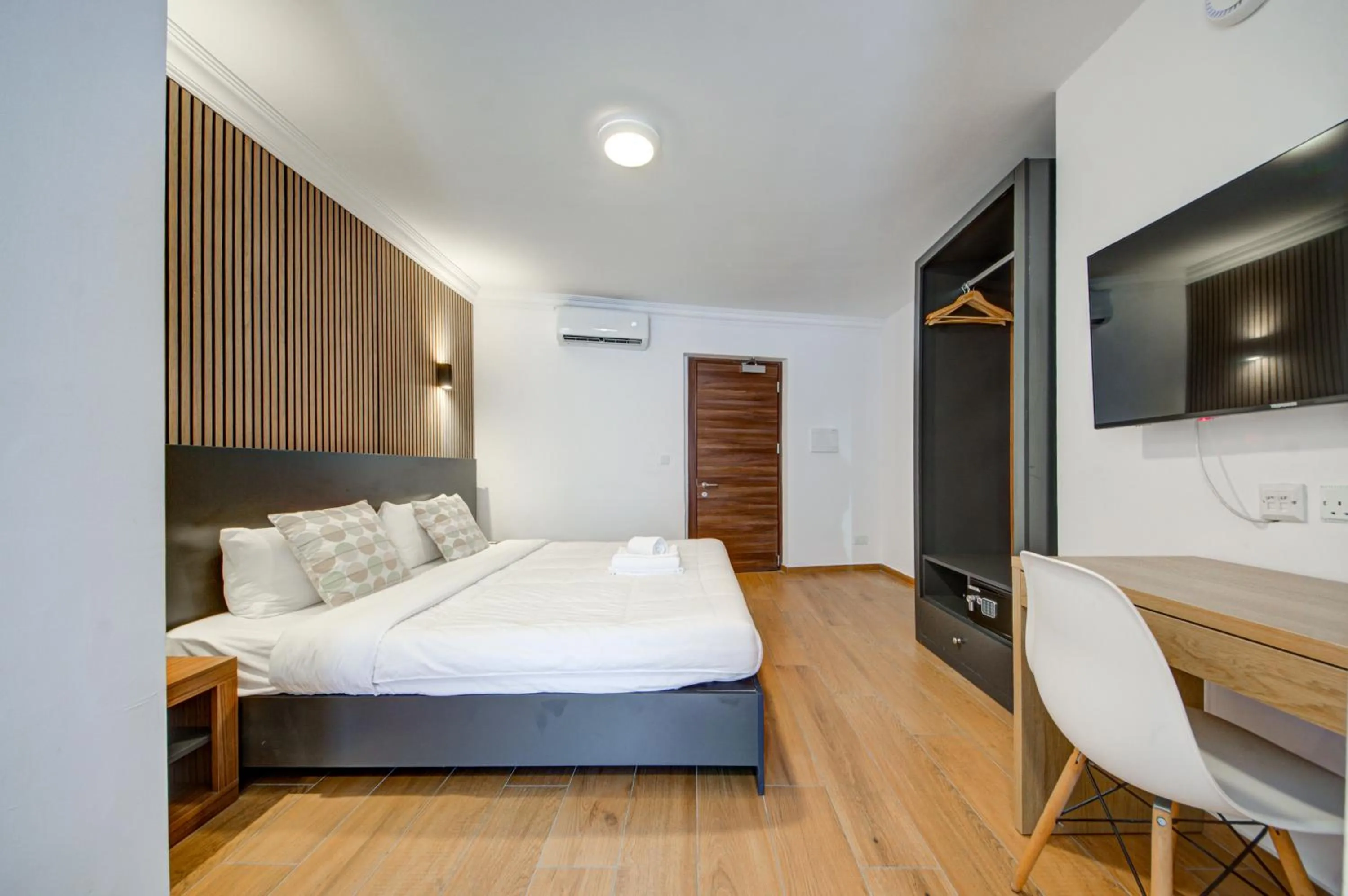 Bed in Marina Suites & apartments - Self catering - by Tritoni hotels