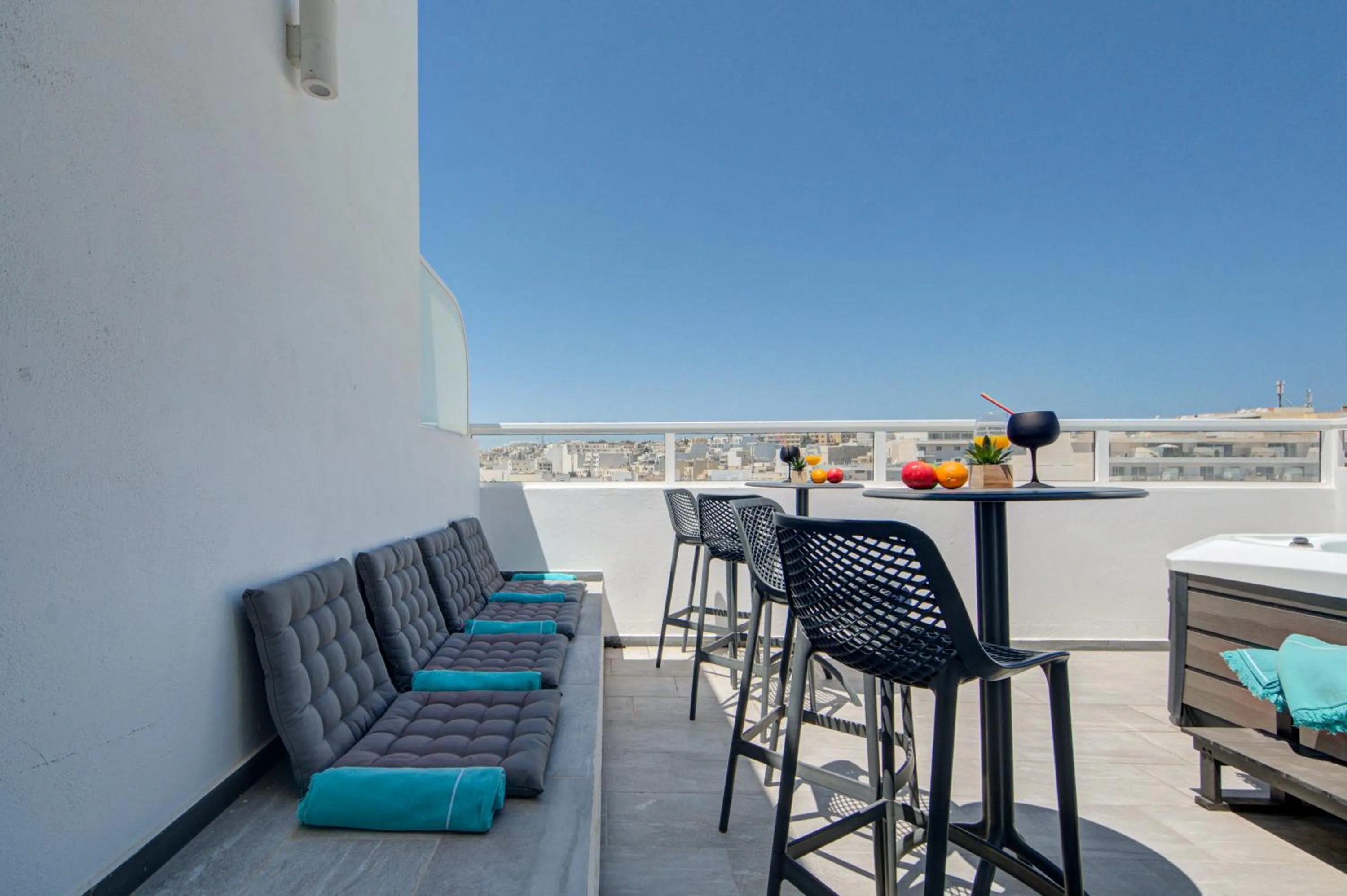 Hot Tub in Marina Suites & apartments - Self catering - by Tritoni hotels